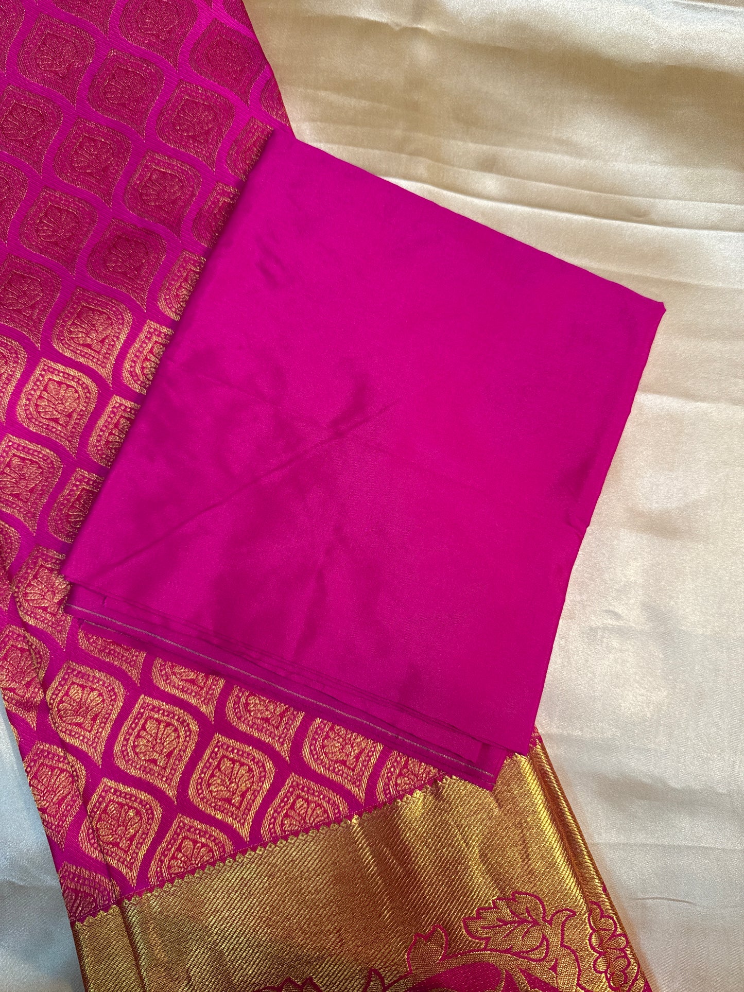 Charming Pink Color Pure Kanchi Silk Gold Zari Work Saree For Women - SILKMARK CERTIFIED