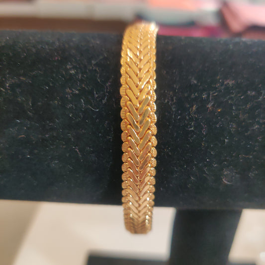 Attractive Latest Style Gold Plated Hand Chain For Mens