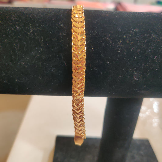 Chevron Patterned Gold Plated Bracelet For Men