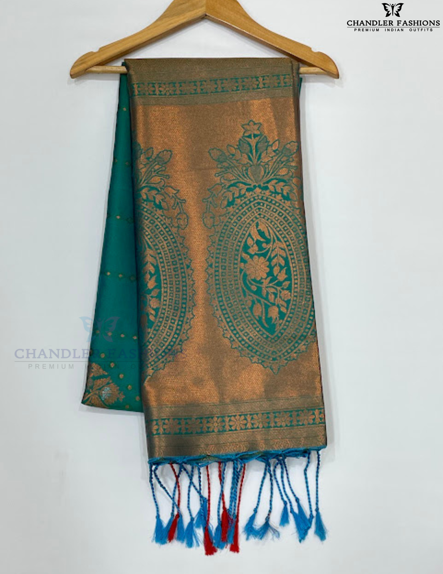 Alluring Green Color Soft Silk Saree With Contrast Rich Pallu Near Me