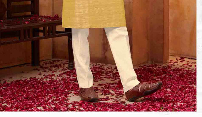 Attractive Yellow Color Poly Silk And Digital Printed Fancy Men's Kurta With Pajama Pant In USA