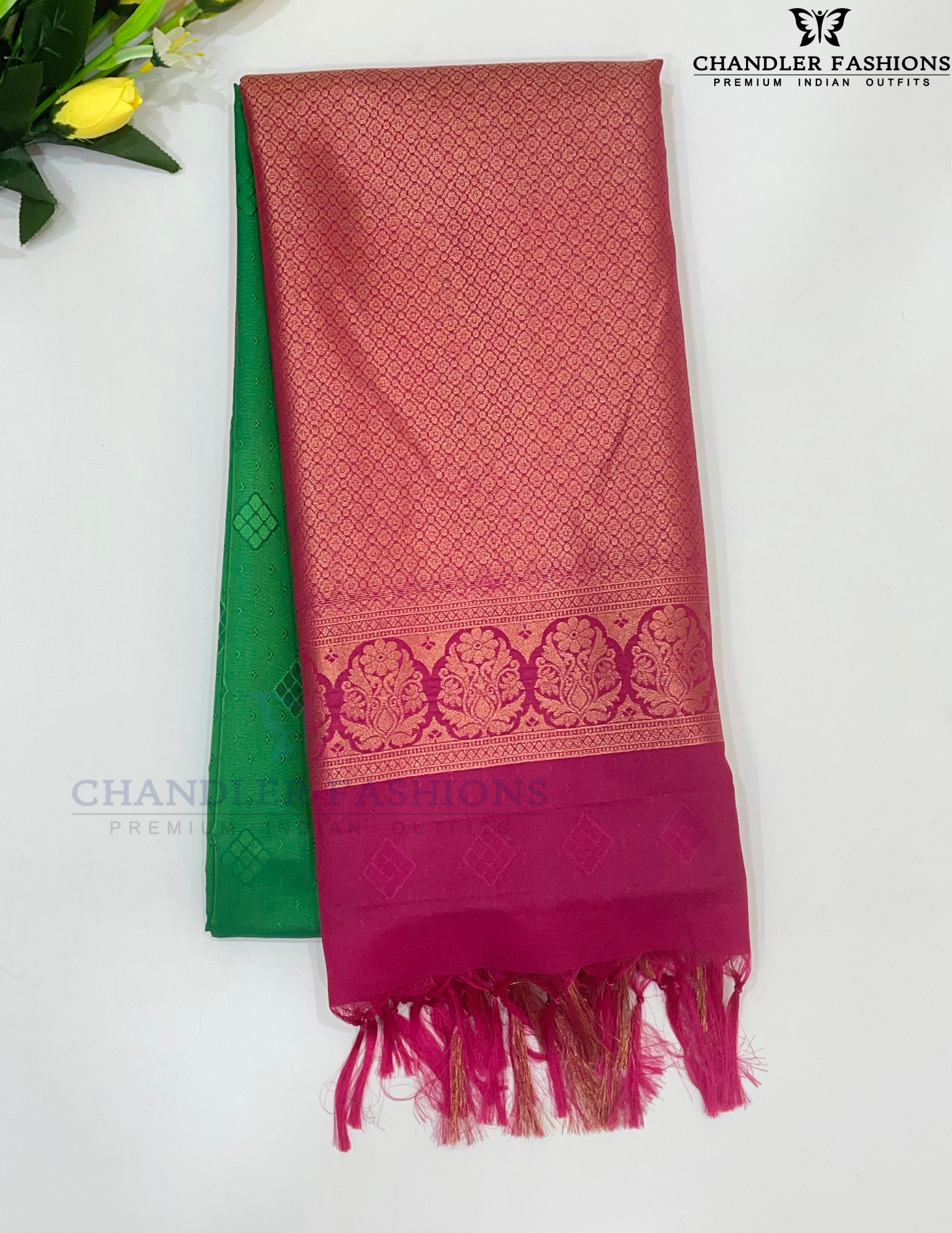 Appealing Green Color Soft Silk Saree With Contrast Pallu And Fancy Tassels For Women