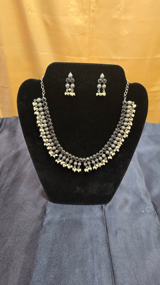 Pretty Black Stone Beaded Jewelry Set For Women