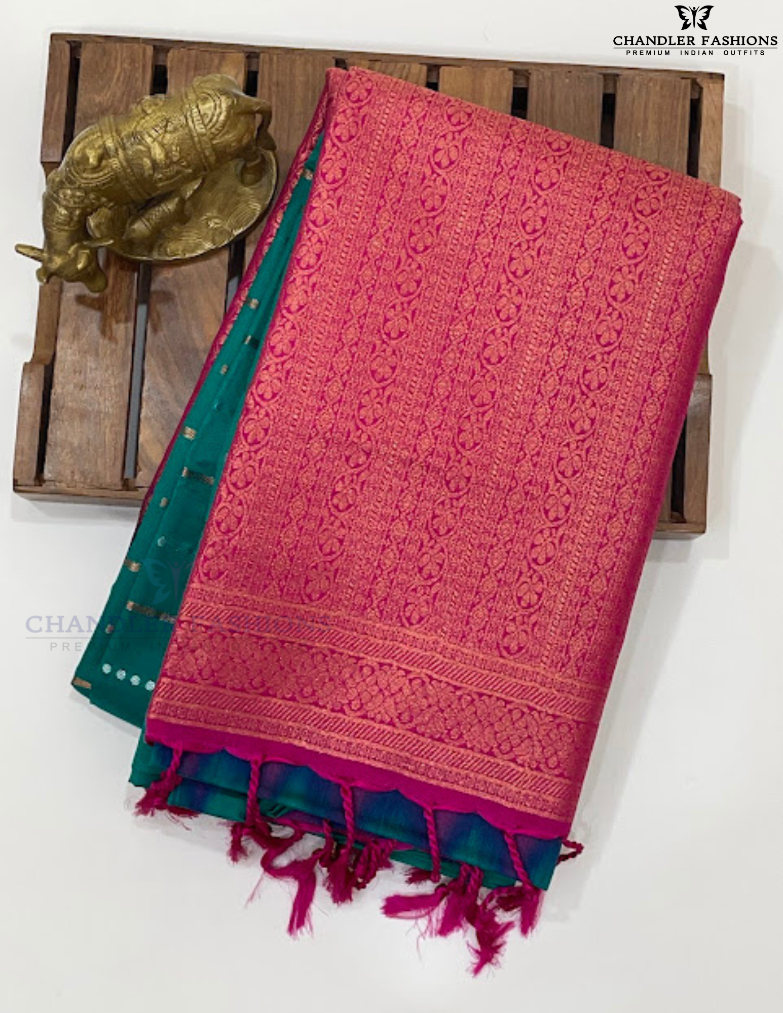 Attractive Green Color Soft Silk With Contrast Rich Pallu Zari Work Saree Near Me