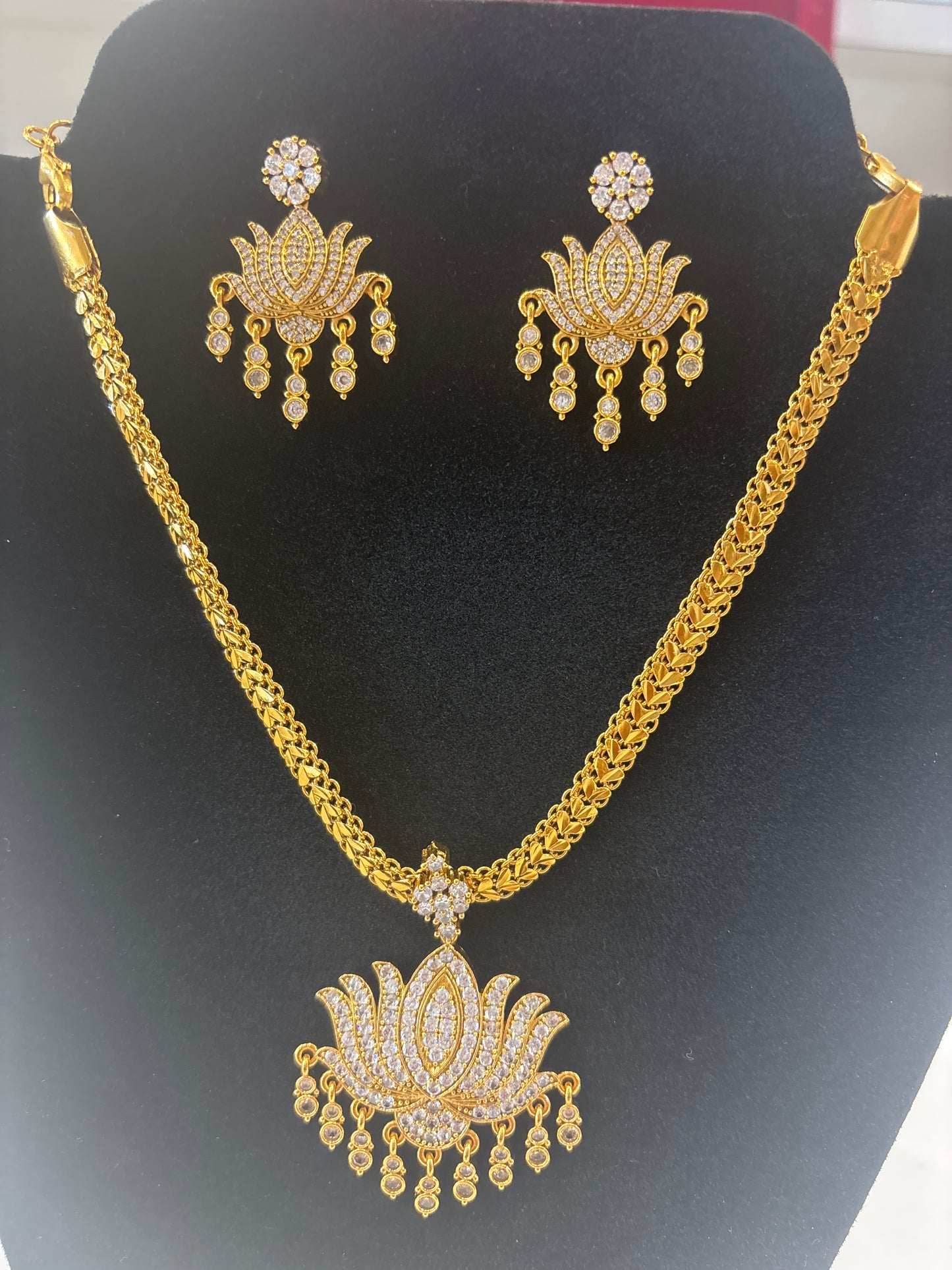 Lotus Royale White Stones Gold Plated Necklace Set For Women