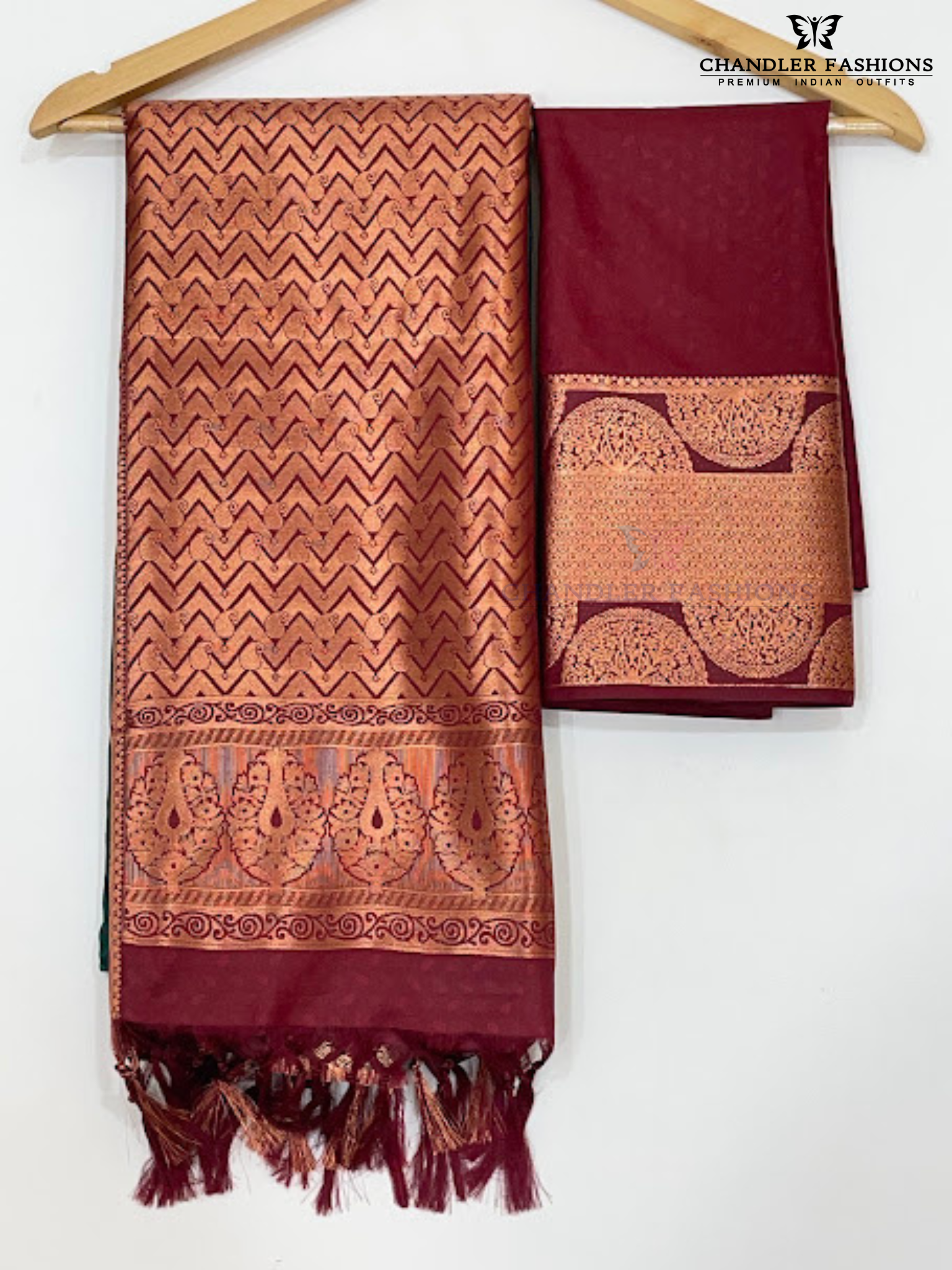 Appealing Dark Green Color Soft Silk With Unique Design And Gloden Zari Work Saree For Women Near Me