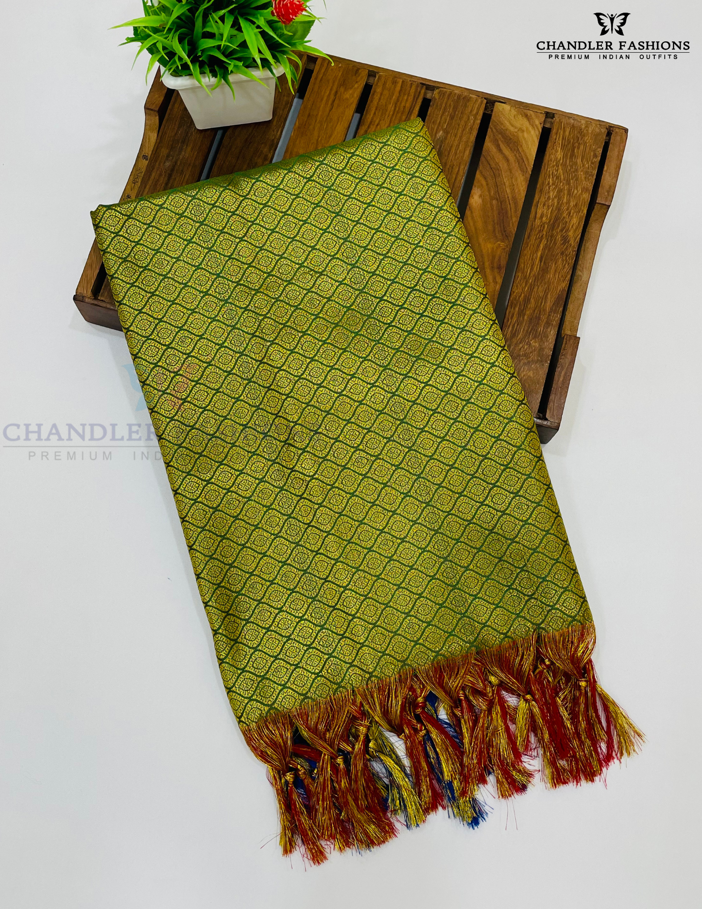 Wonderful Green Color Silk Shawl With Zari Work (Ponnadai) Near Me