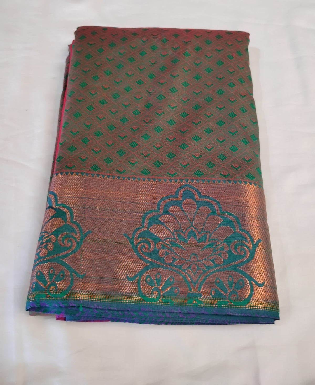 Alluring Green And Pink Pure Kanchi Silk With Gold Zari Work Border Saree For Women