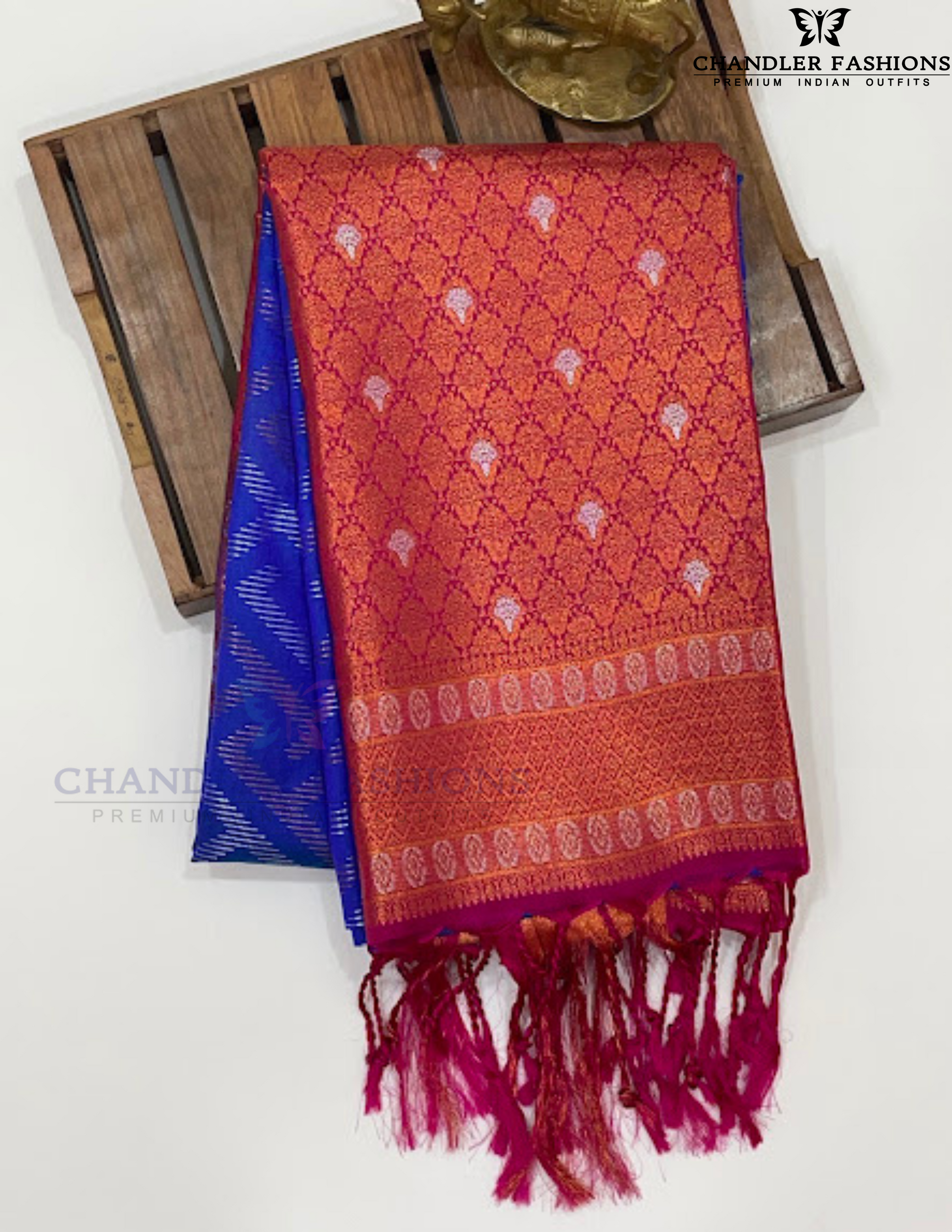 Blue Color Soft Silk Saree With Contrast Rich Pallu In USA