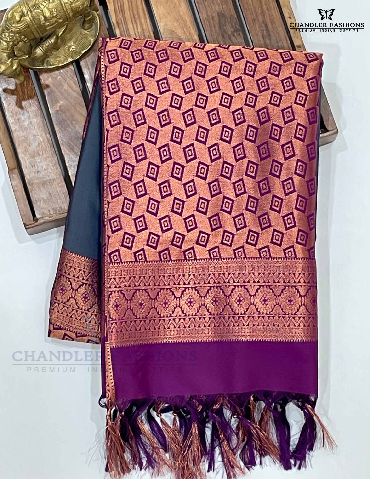 Elegant Gray Color Soft Silk Saree With Contrast Rich Pallu And Tassels For Women Near Me