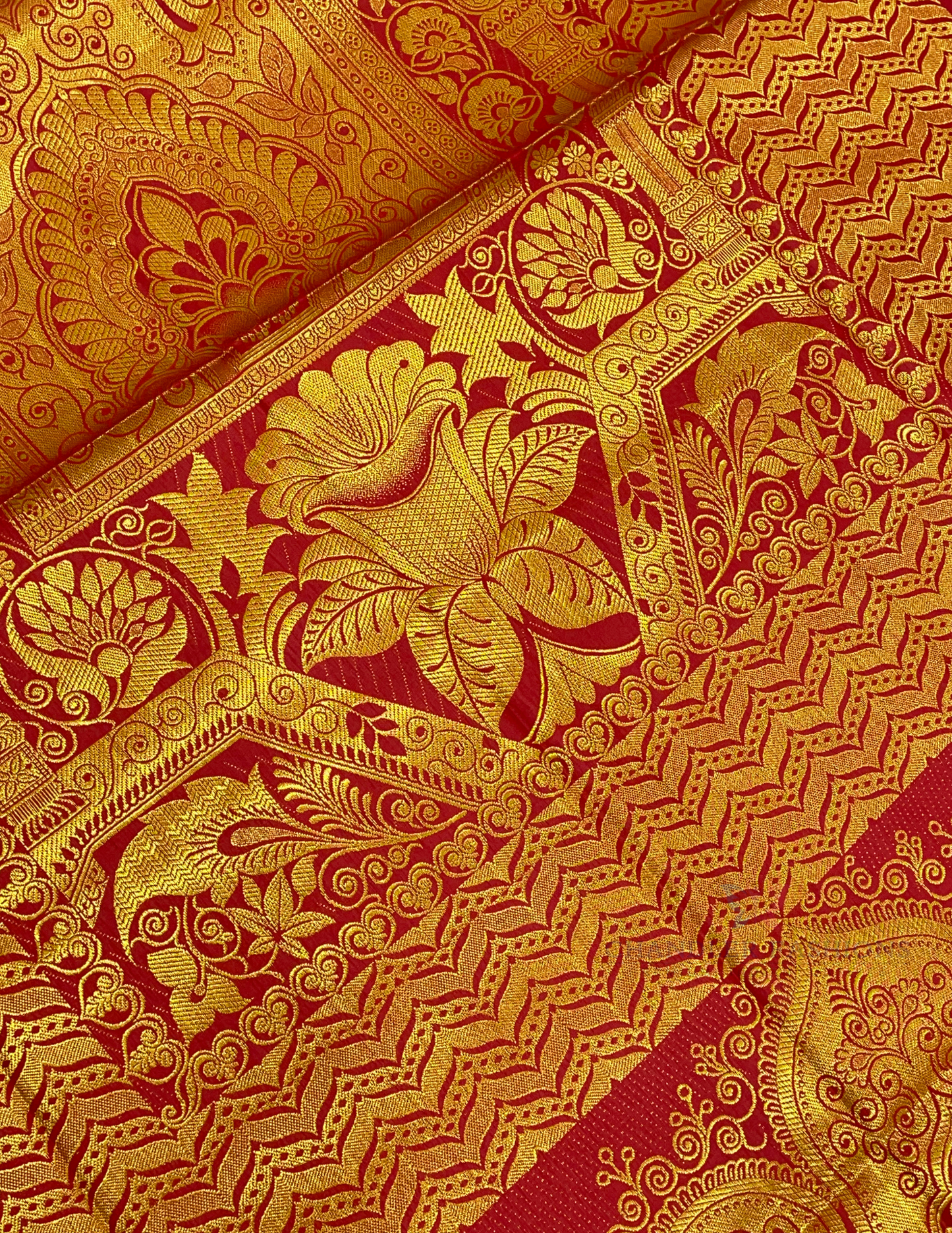Attractive Red Color Silk Shawl With Golden Flower Zari Work In Suncity