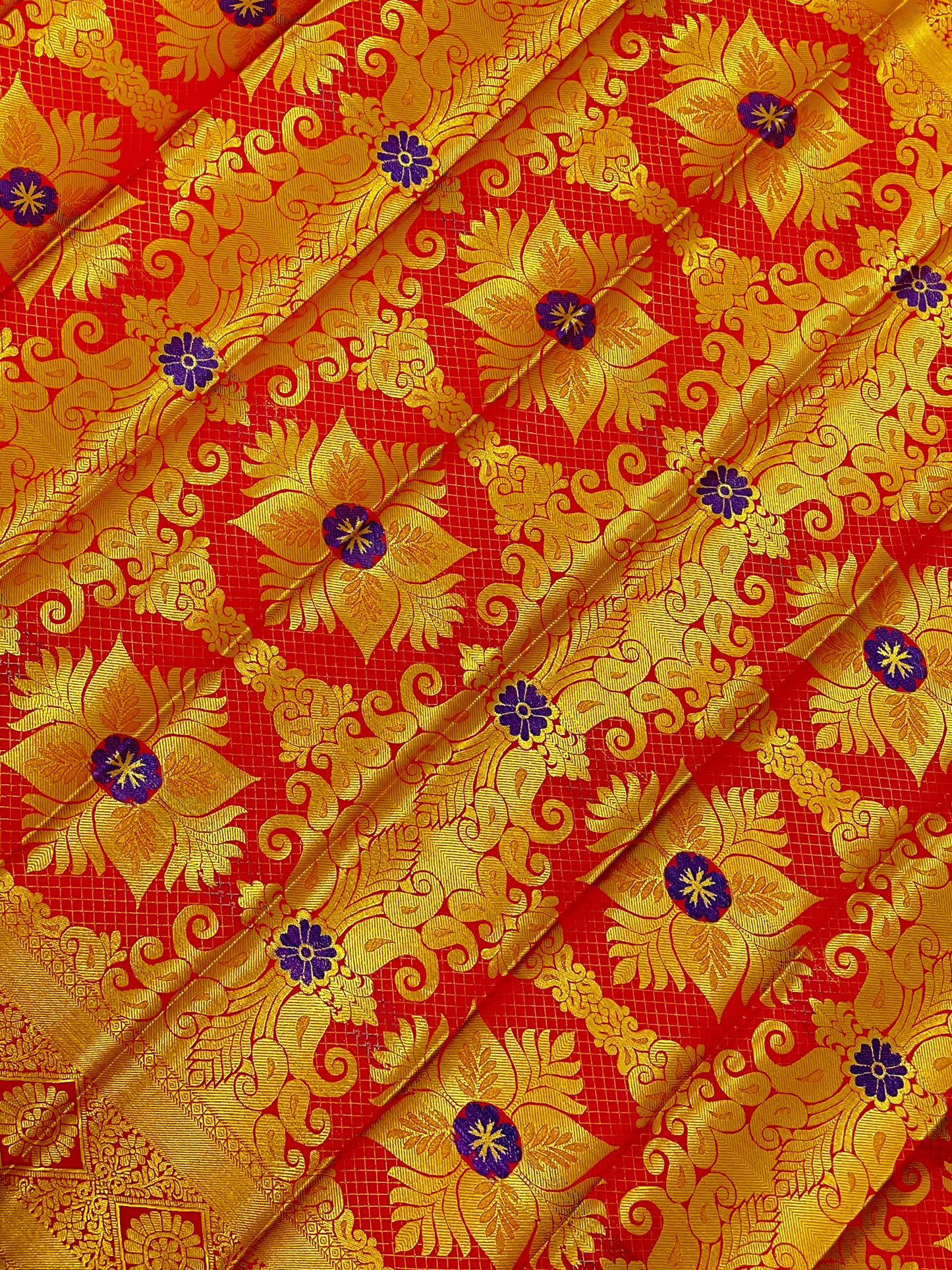 Wonderful Red Color Silk Shawl With Golden Zari Work (Ponnadai) In Suncity