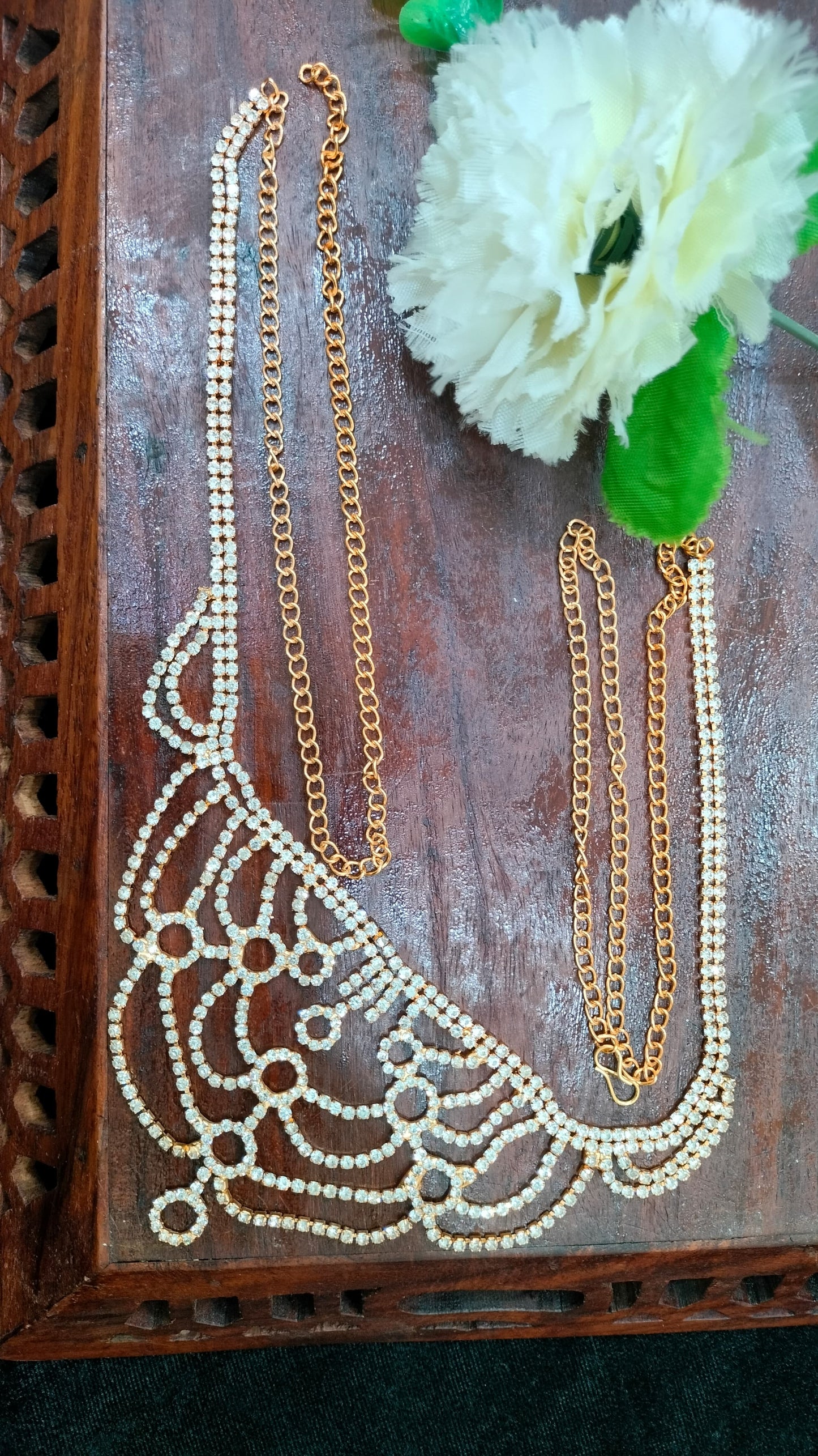 Antique Gold Unique Designed Hip Chain In Candler