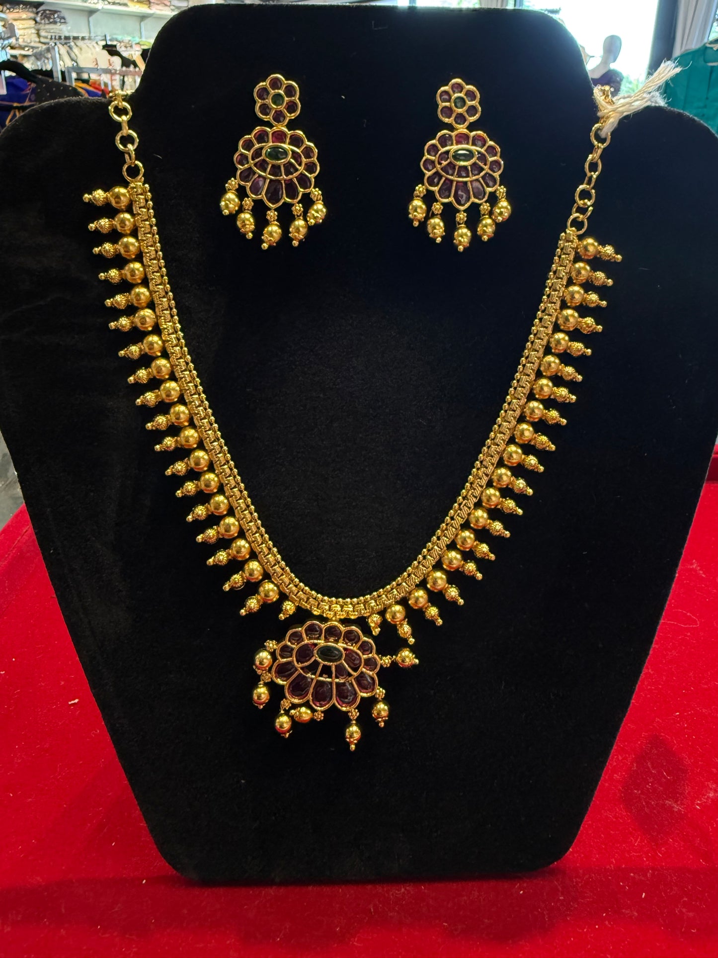 Alluring Gold plated Necklace with earrings for women