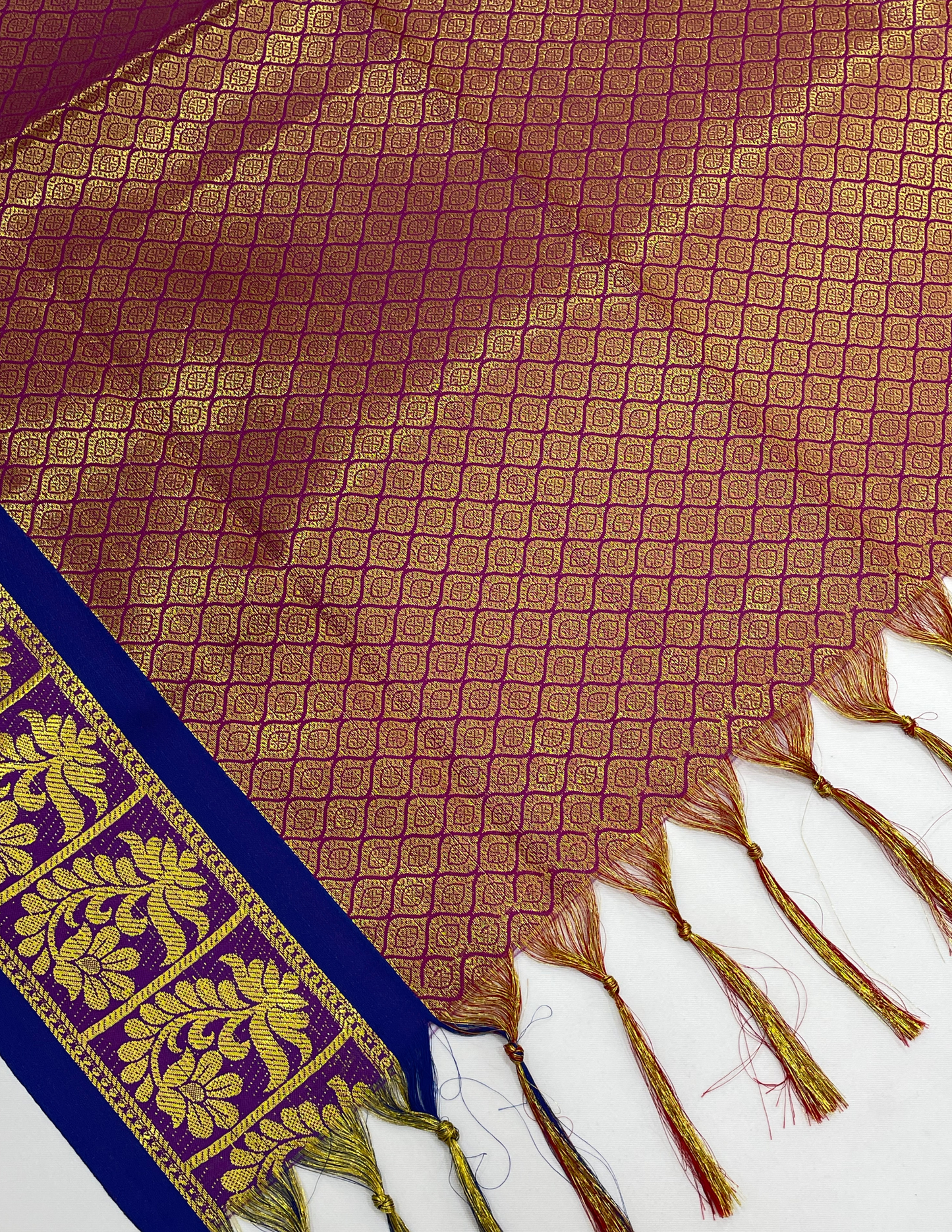 Alluring Purple Color Silk Shawl Ponnadai In Mesa