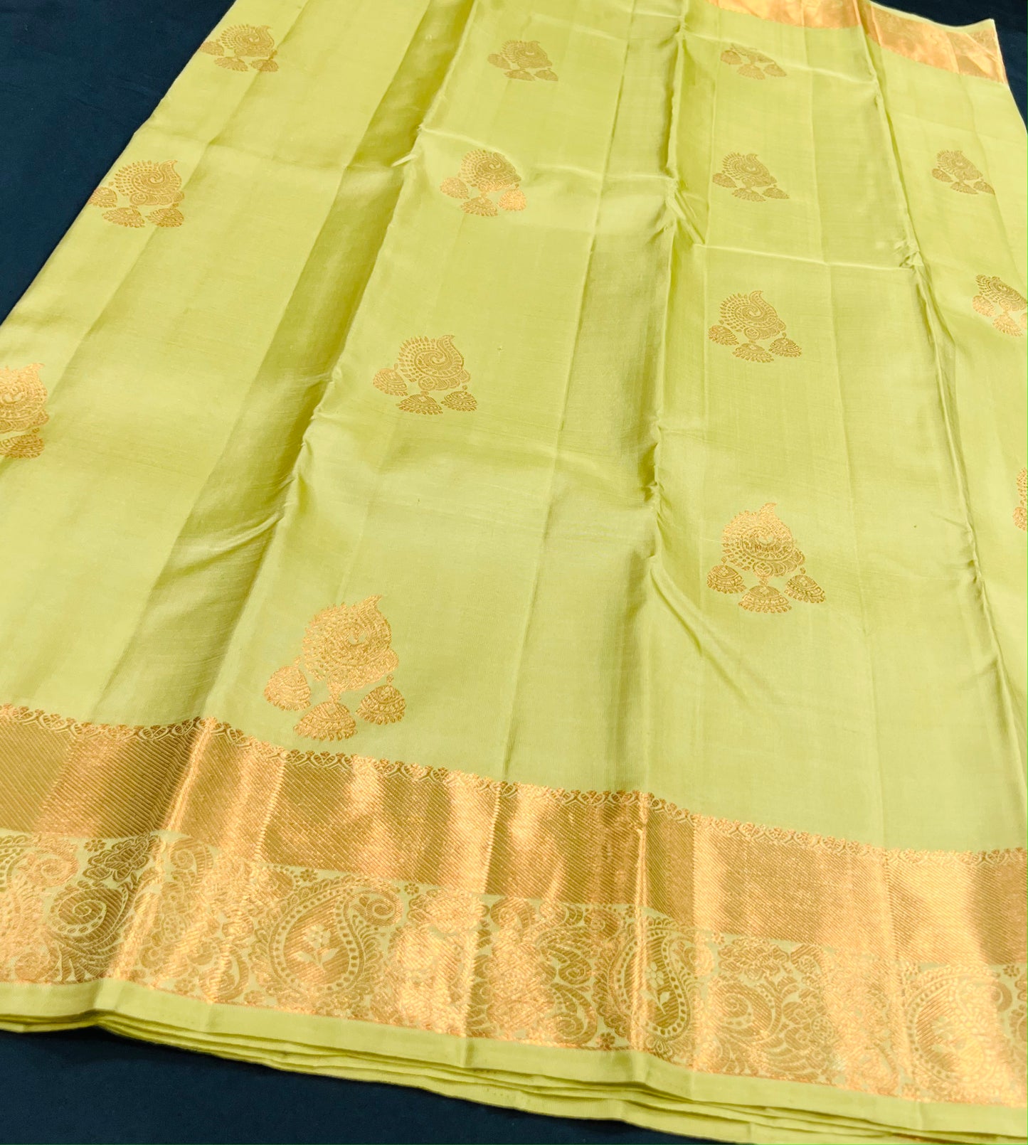 Attractive Green Color Kanchi Silk Saree With Copper Zari - SILKMARK CERTIFIED