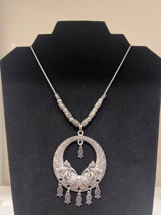 Alluring Round Designed Silver Color Oxidized Necklace