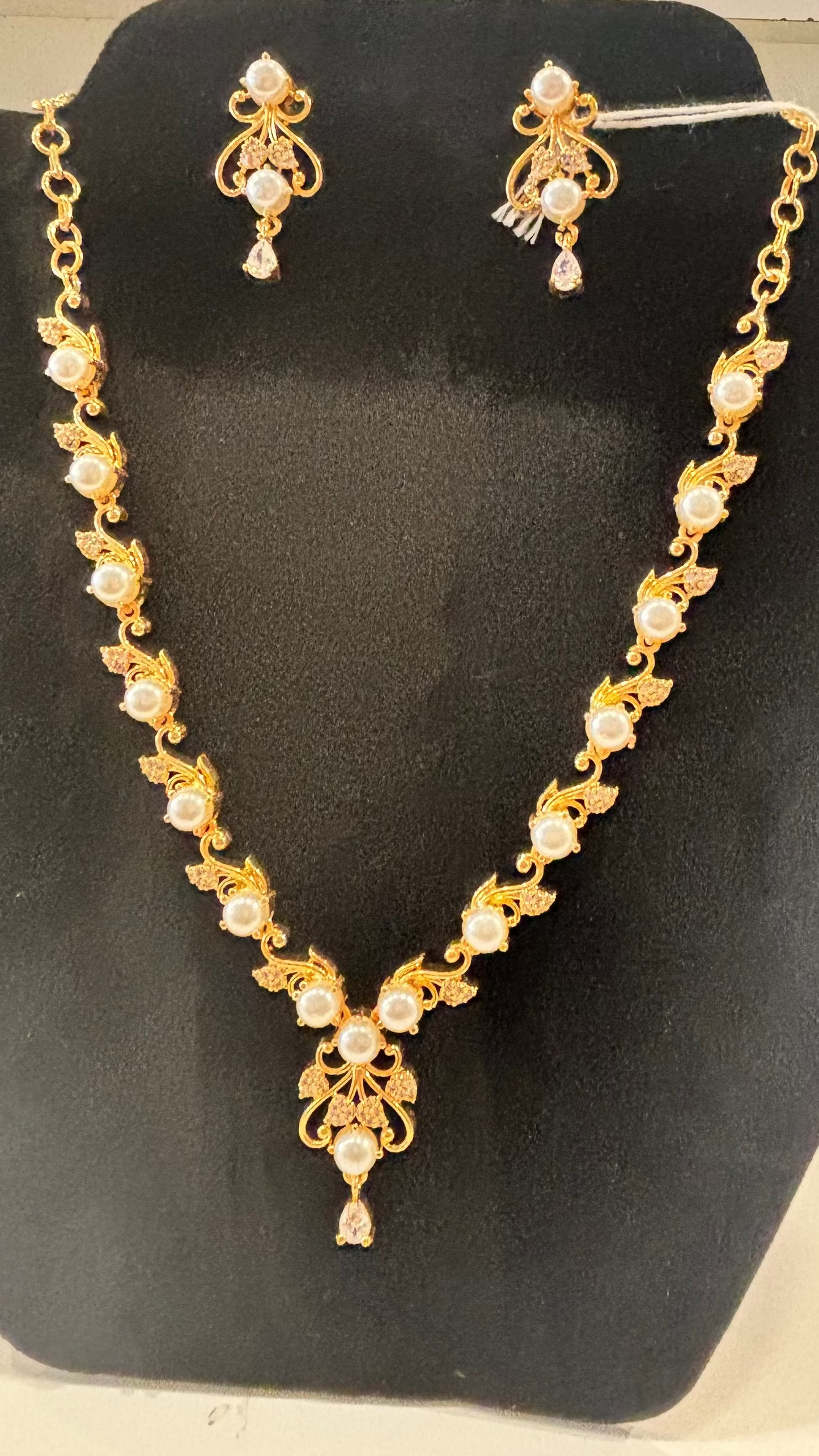 Amazing Gold Plated white Pearls and White stones Necklace With Earrings