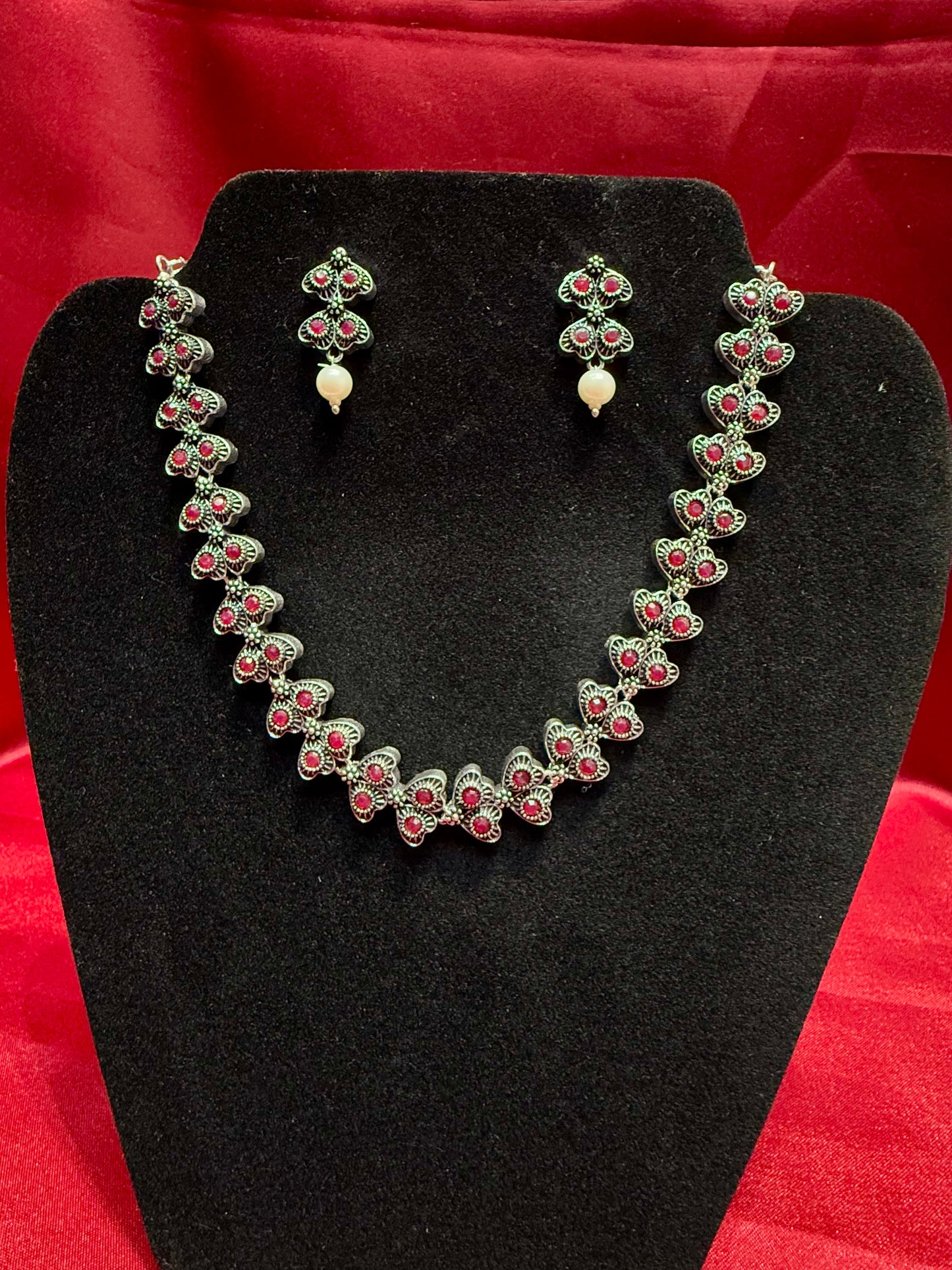 Maroon Color Necklace With Earrings Near Me