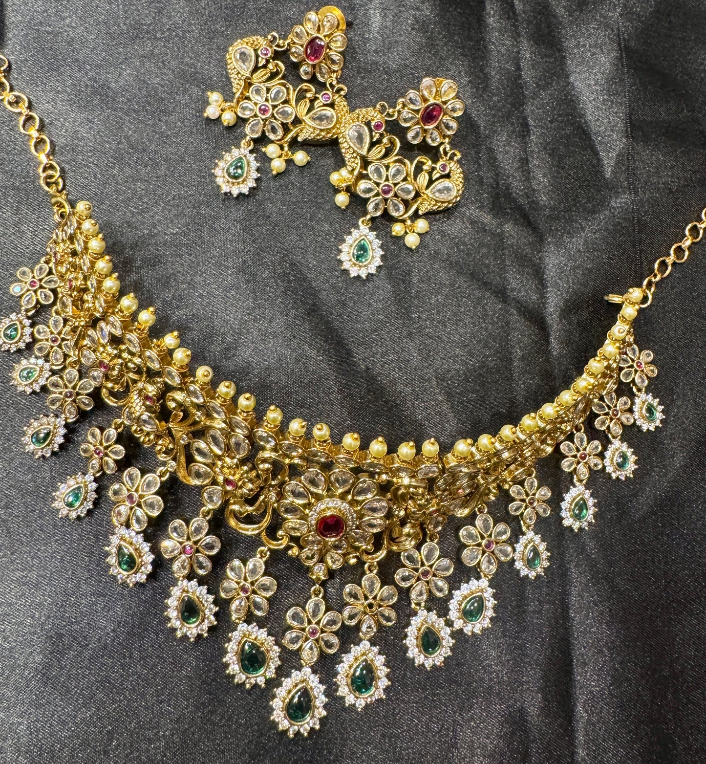 Red And Green Stones With Gold Plated Choker Necklace In Suncity
