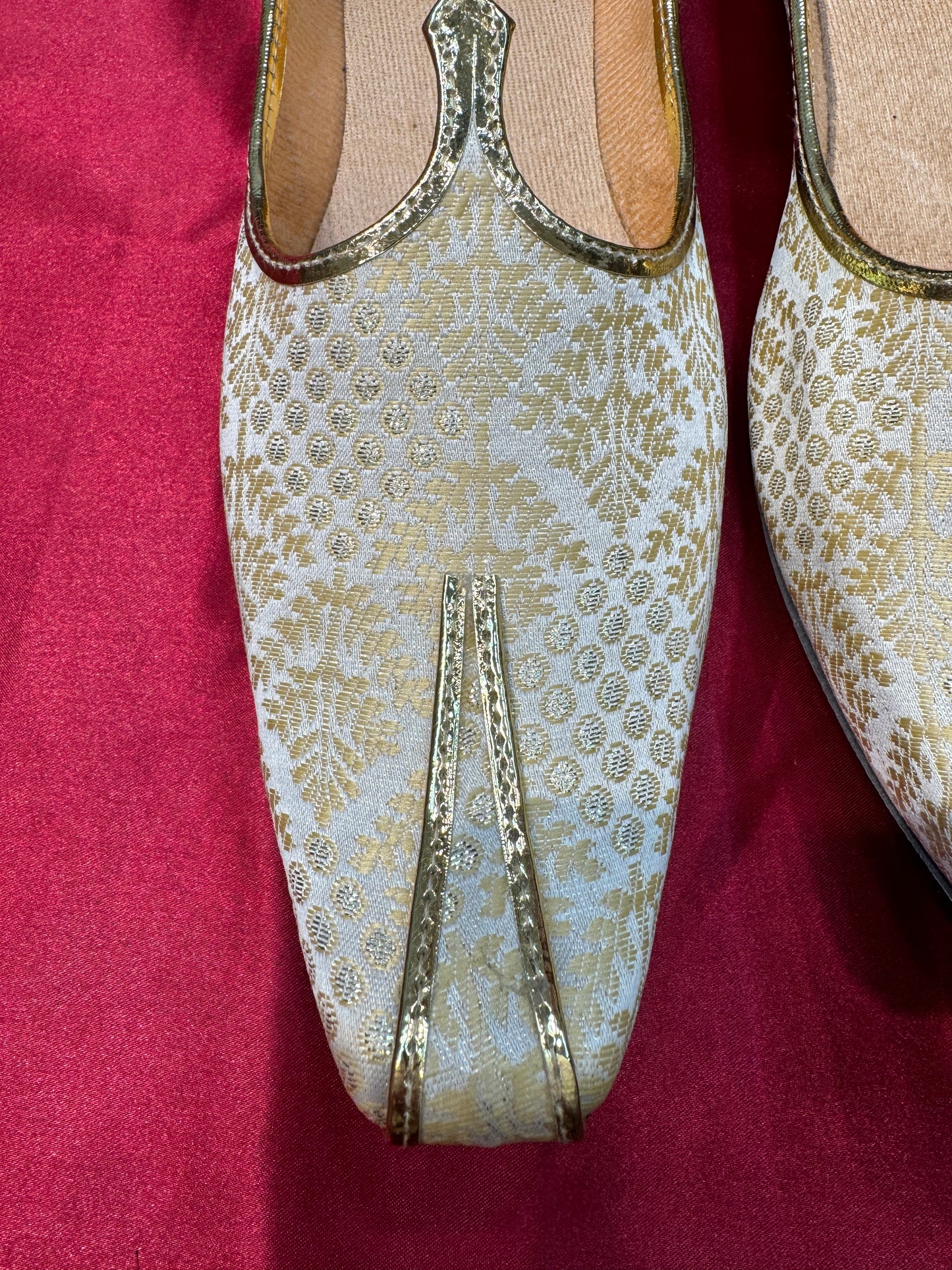 Wonderful Traditional Golden Brocade Round Butti Men's Mojaris