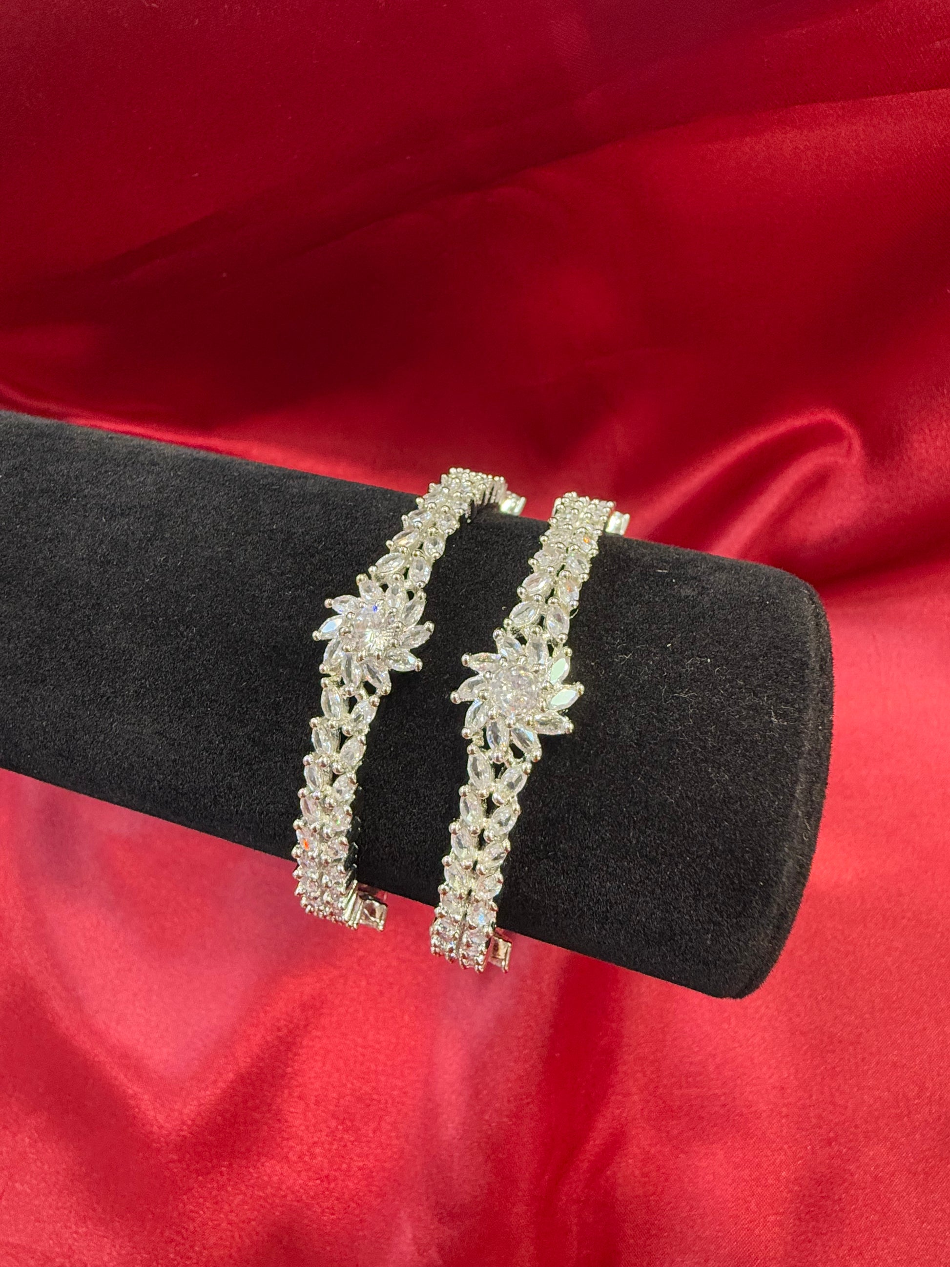 Alluring White Color Flower Design American Diamond Bangle In Tempe