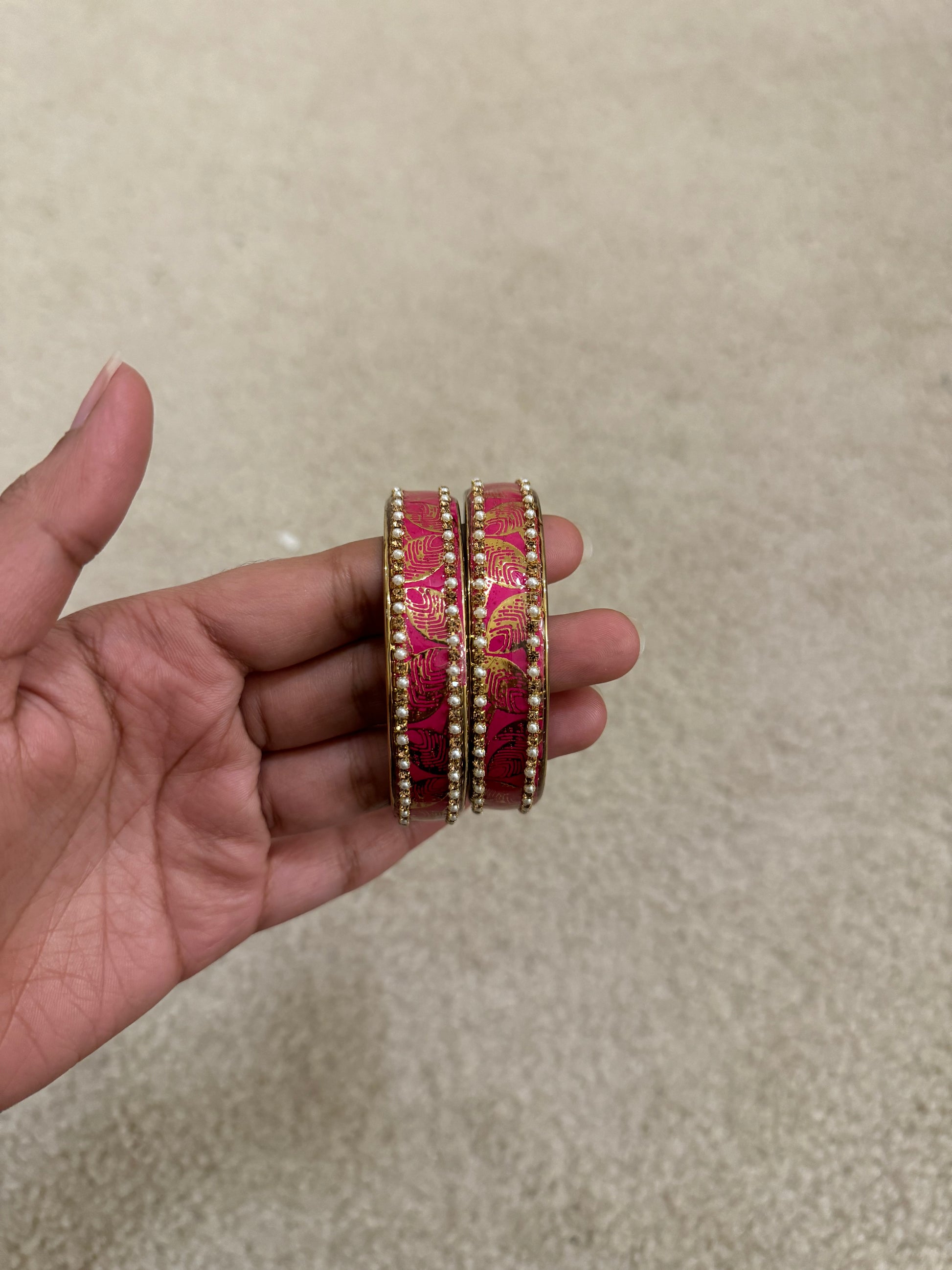 Pink Color Checked Design Glass Bangles in Chanler