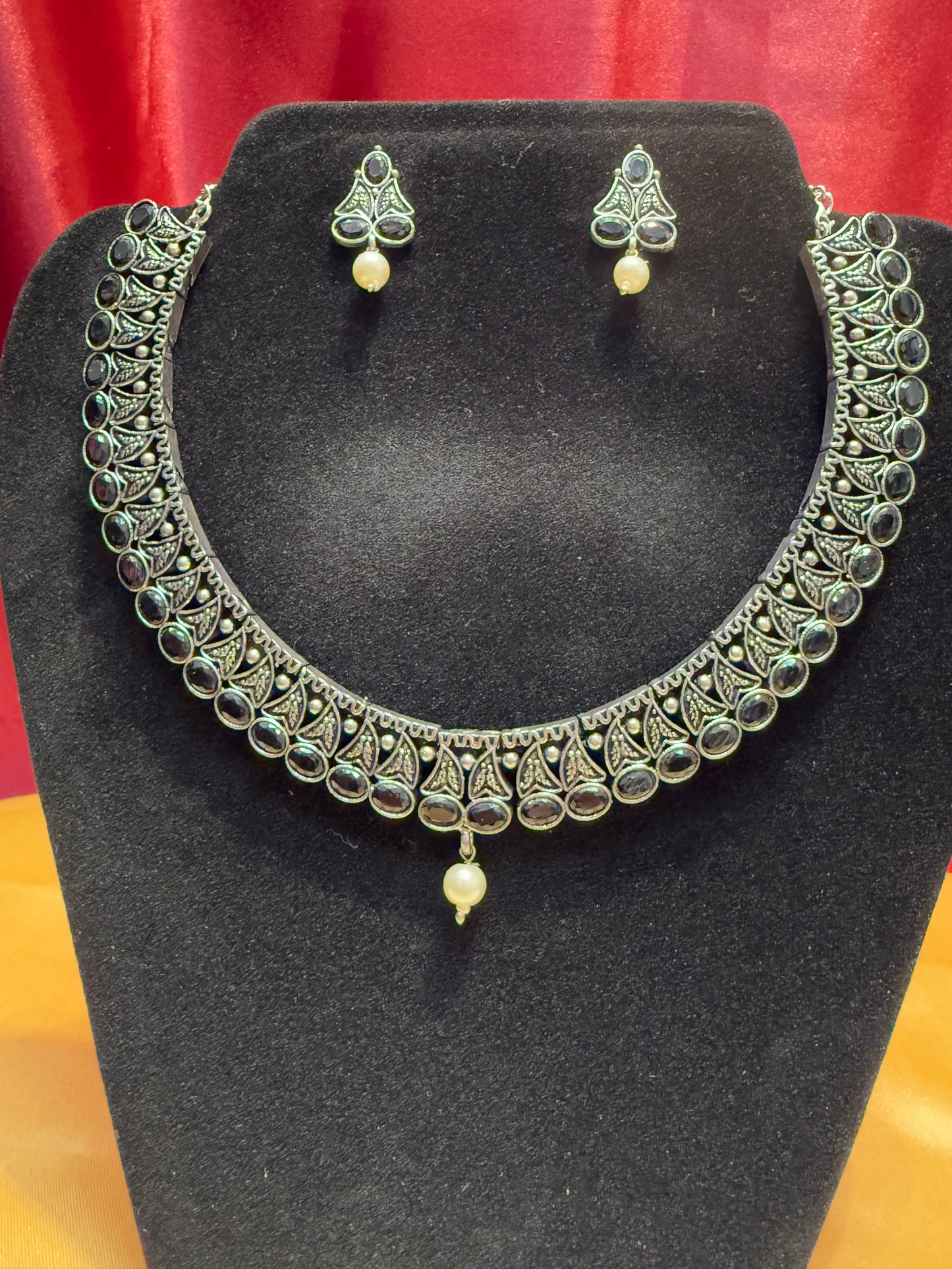 Black Color Pearl Hanging Necklace With Earring In USA
