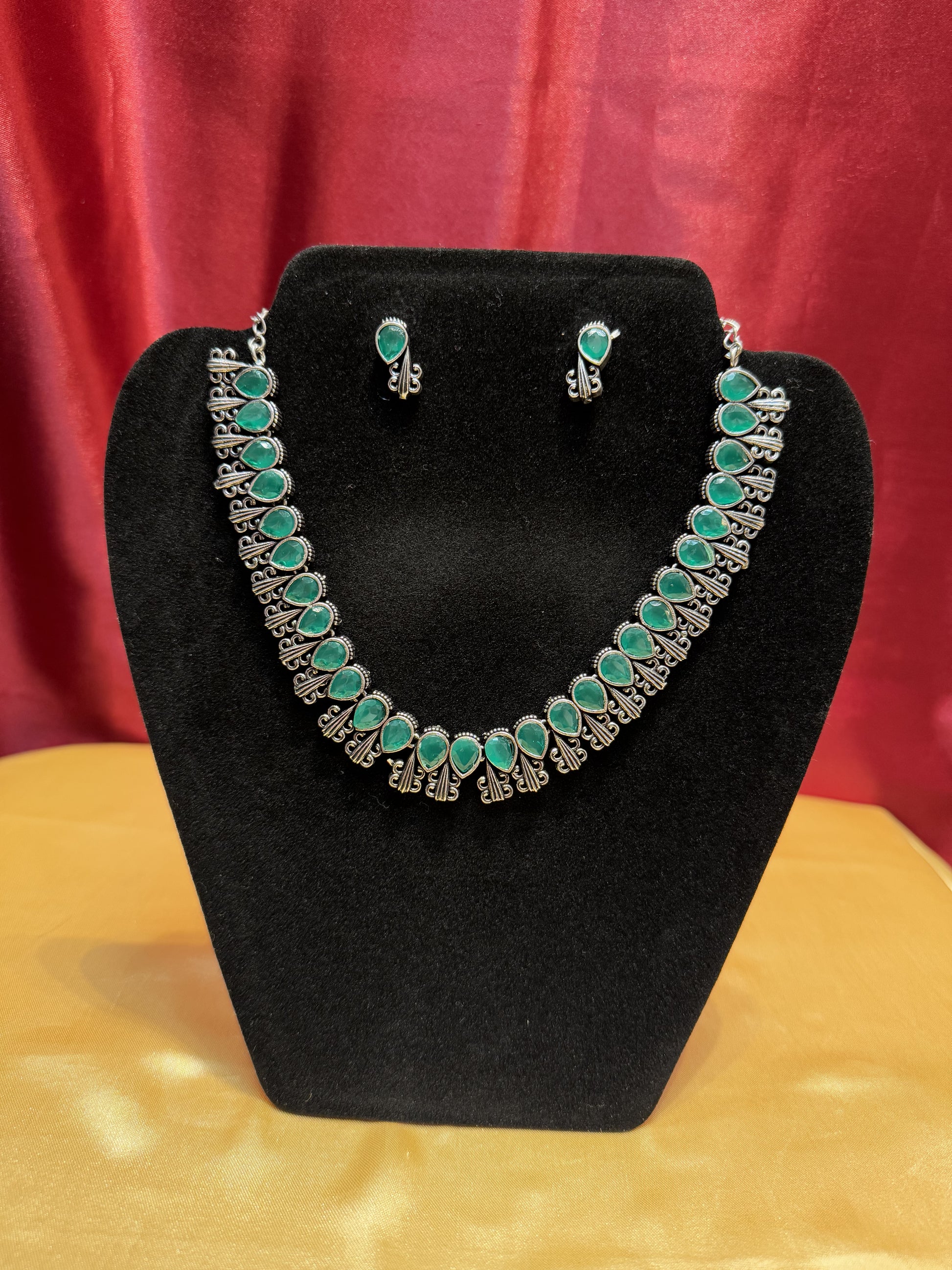 Oxidized Emerald Green Color Beautiful Designed Necklace With Earring Set Near Me