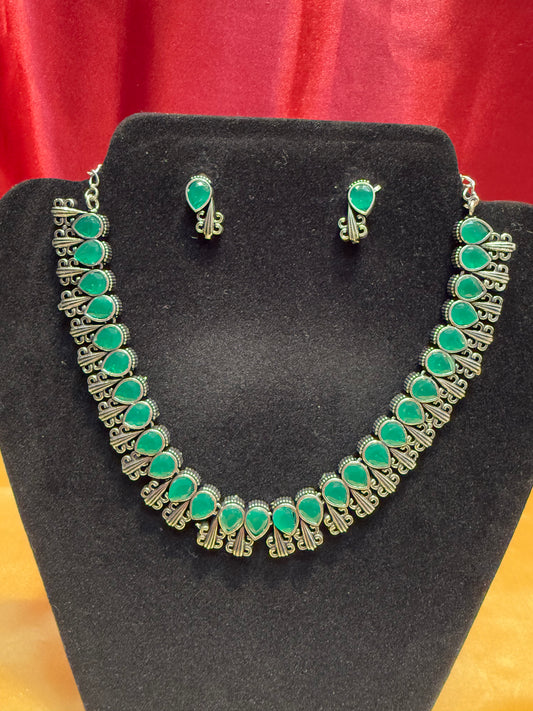 Fabulous Oxidized Emerald Green Color Beautiful Designed Necklace With Earring Set