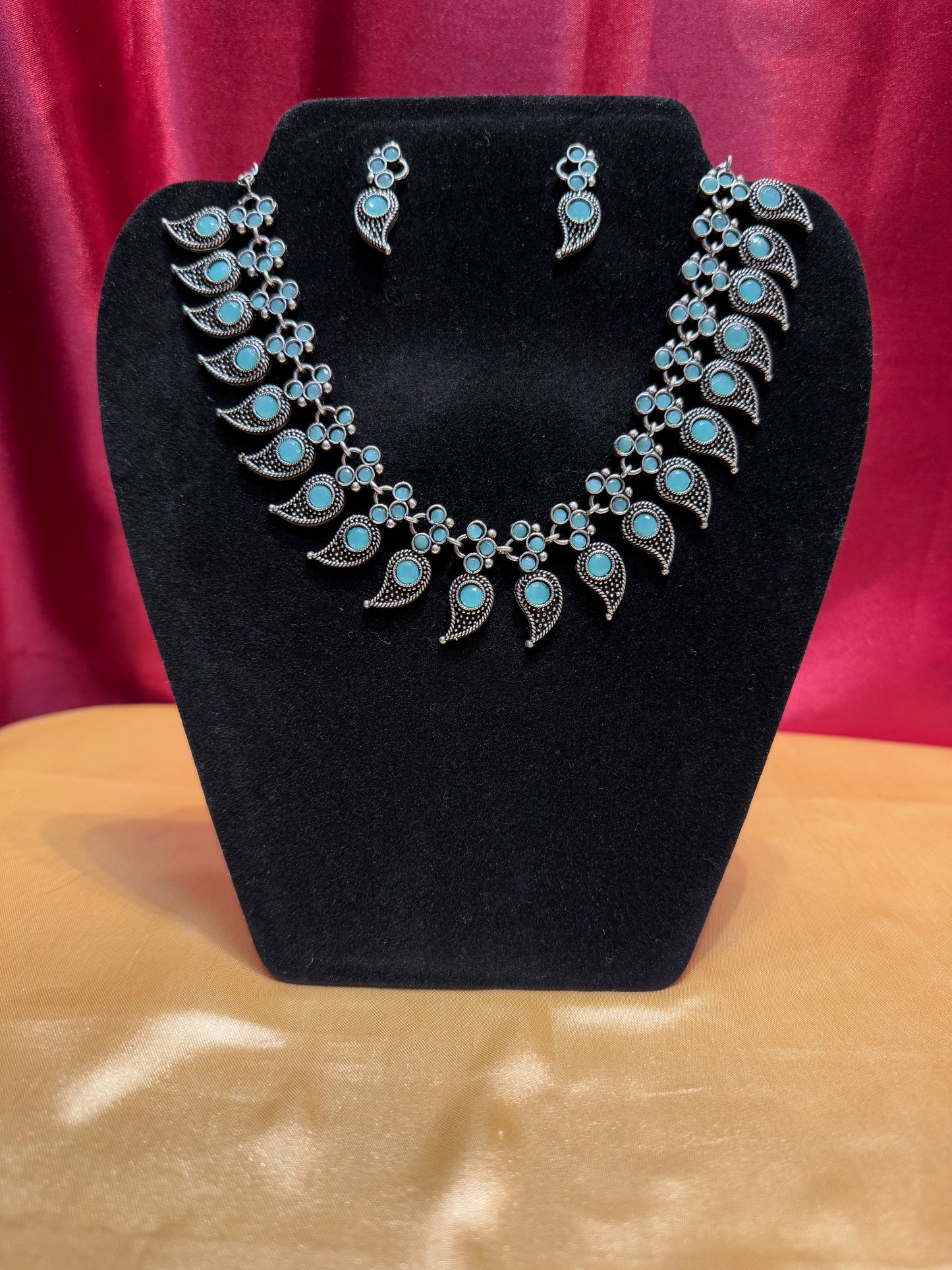 Sky Blue Color With Leaf Designed Necklace With Earring Set In Mesa