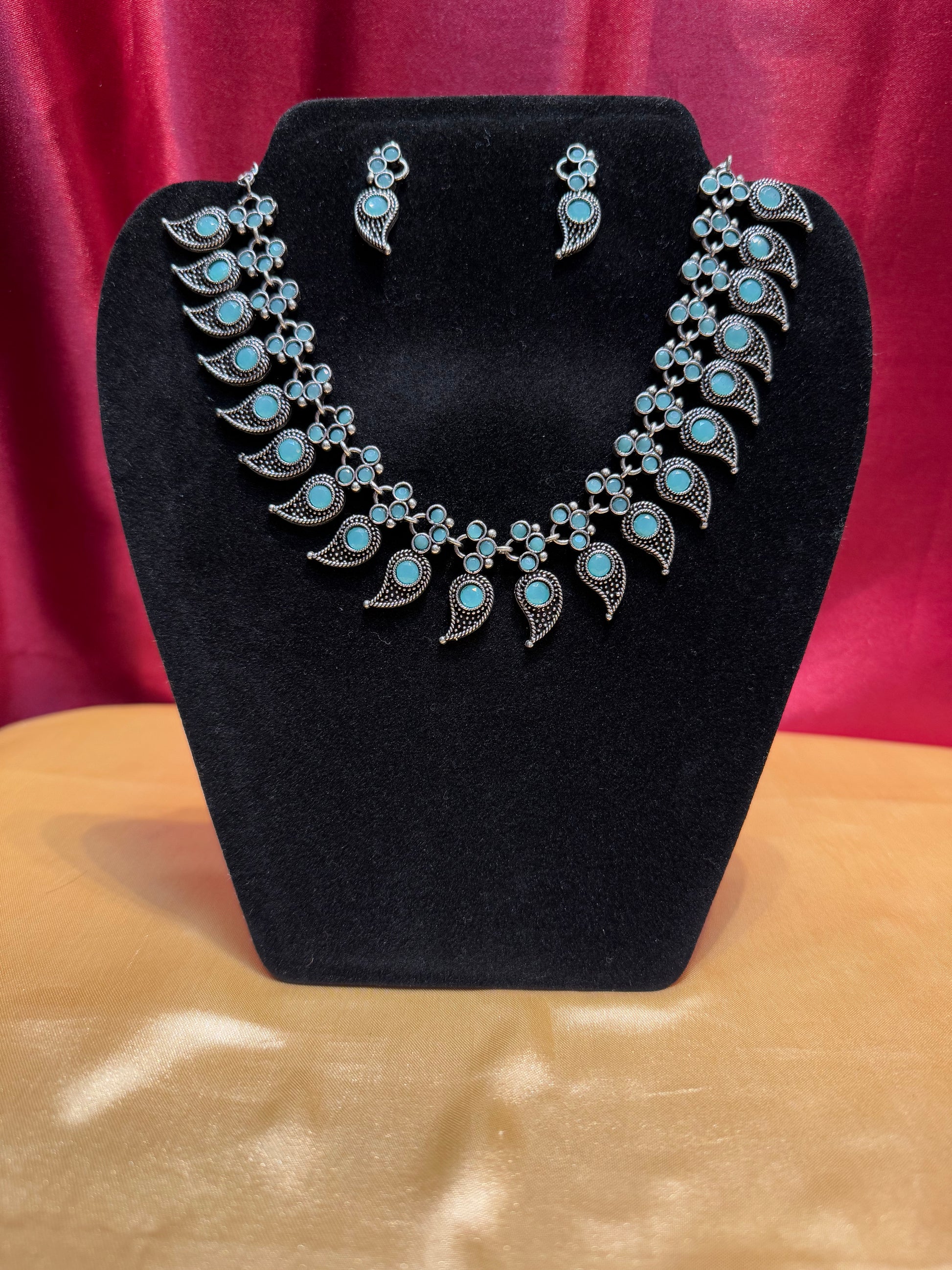 Sky Blue Color With Leaf Designed Necklace With Earring Set In Mesa