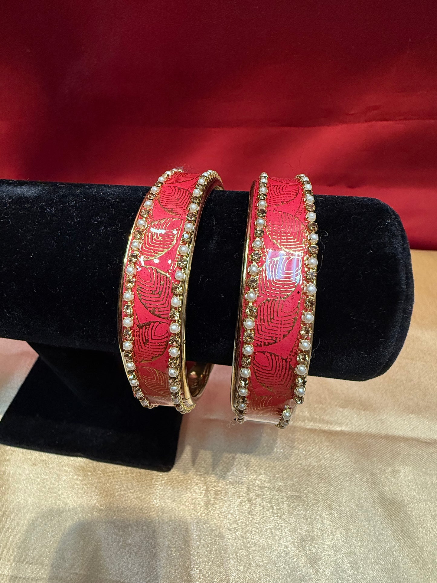 Beautiful Dark Pink Color Checked Design Glass Bangles For Women