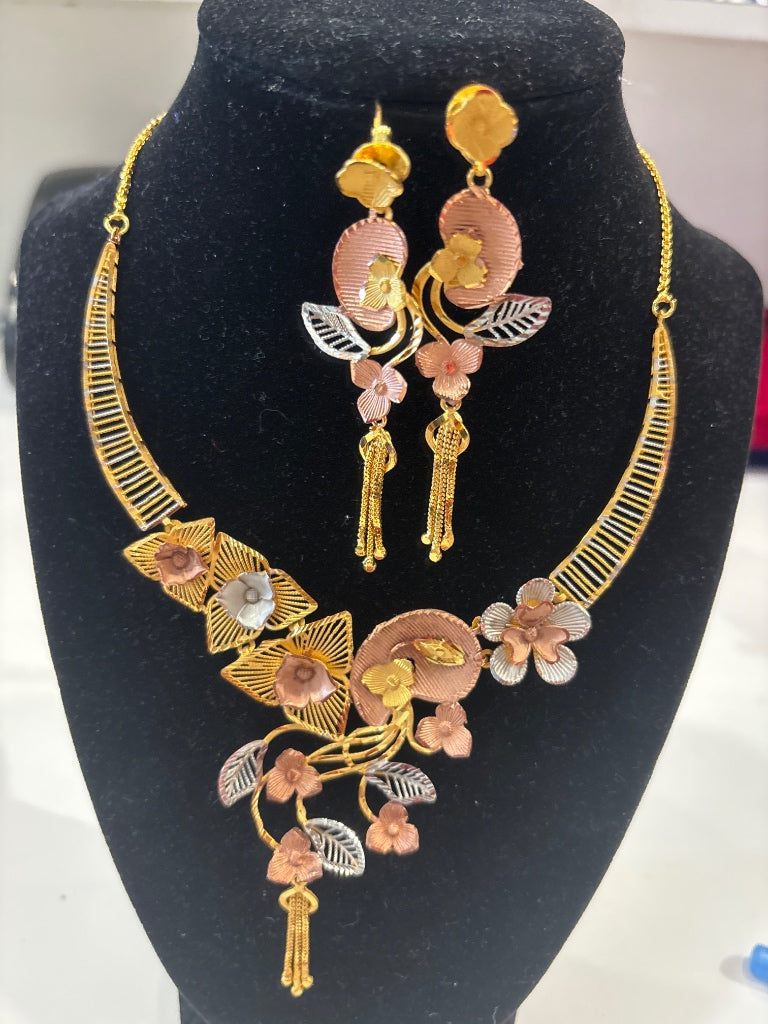 Gorgeous Pink Color Gold Plated Floral Design Necklace Set For Women