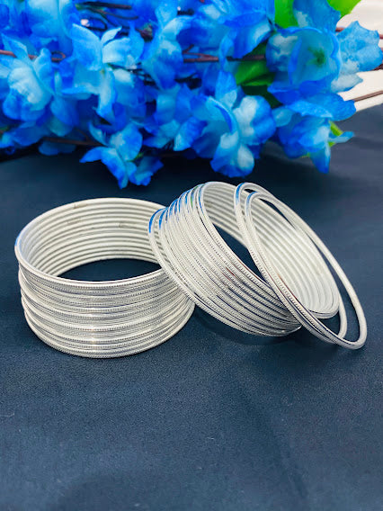 Silver Color Plain Metal Designer Bangle In Globe