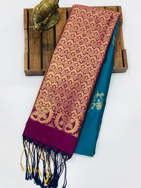 Elegant Peacock Green Colored Art Silk With Contrast Border Royal Look Saree Near Me