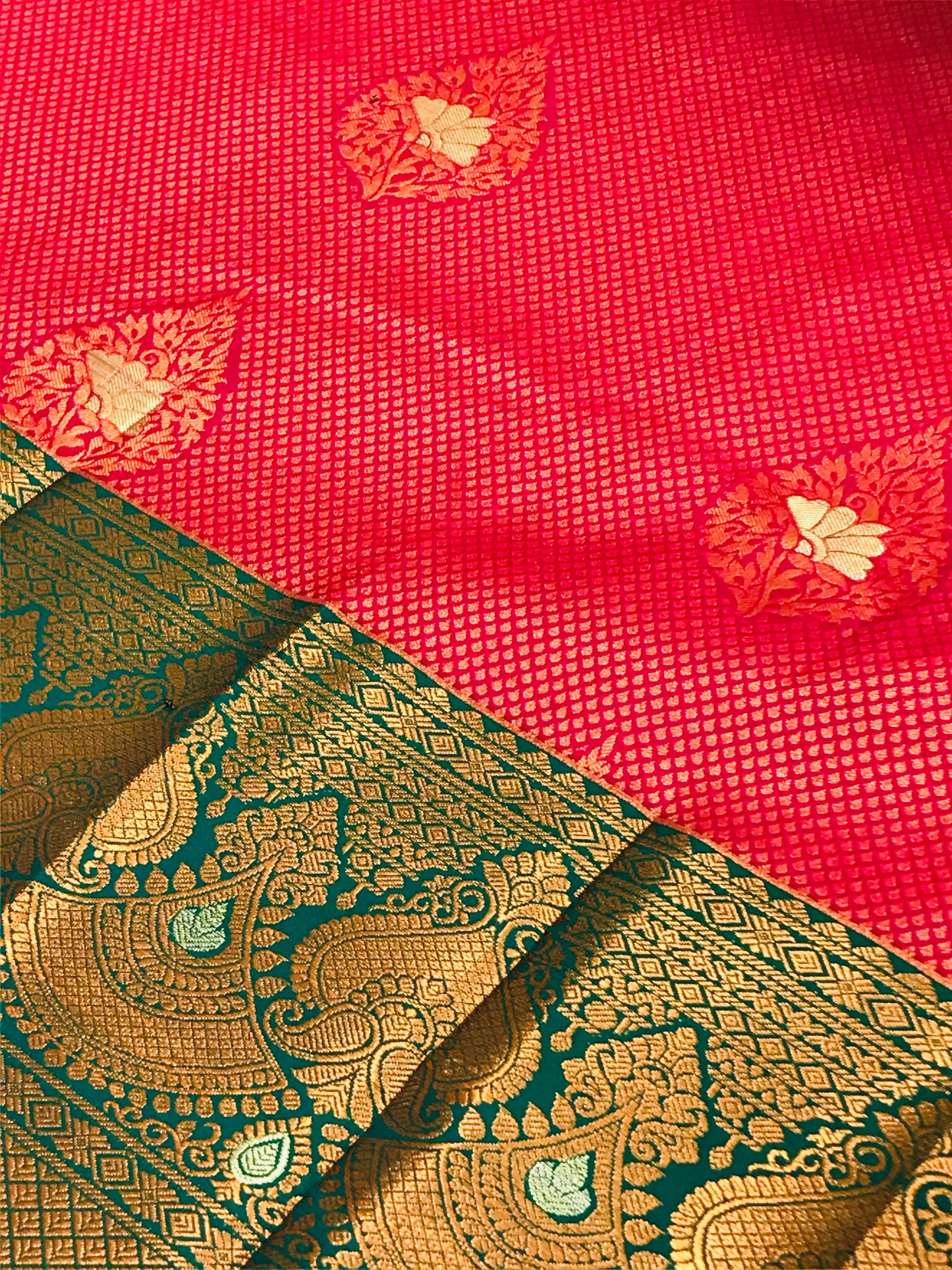 Alluring Pink With Green Colored Art Silk Saree For Women In Yuma