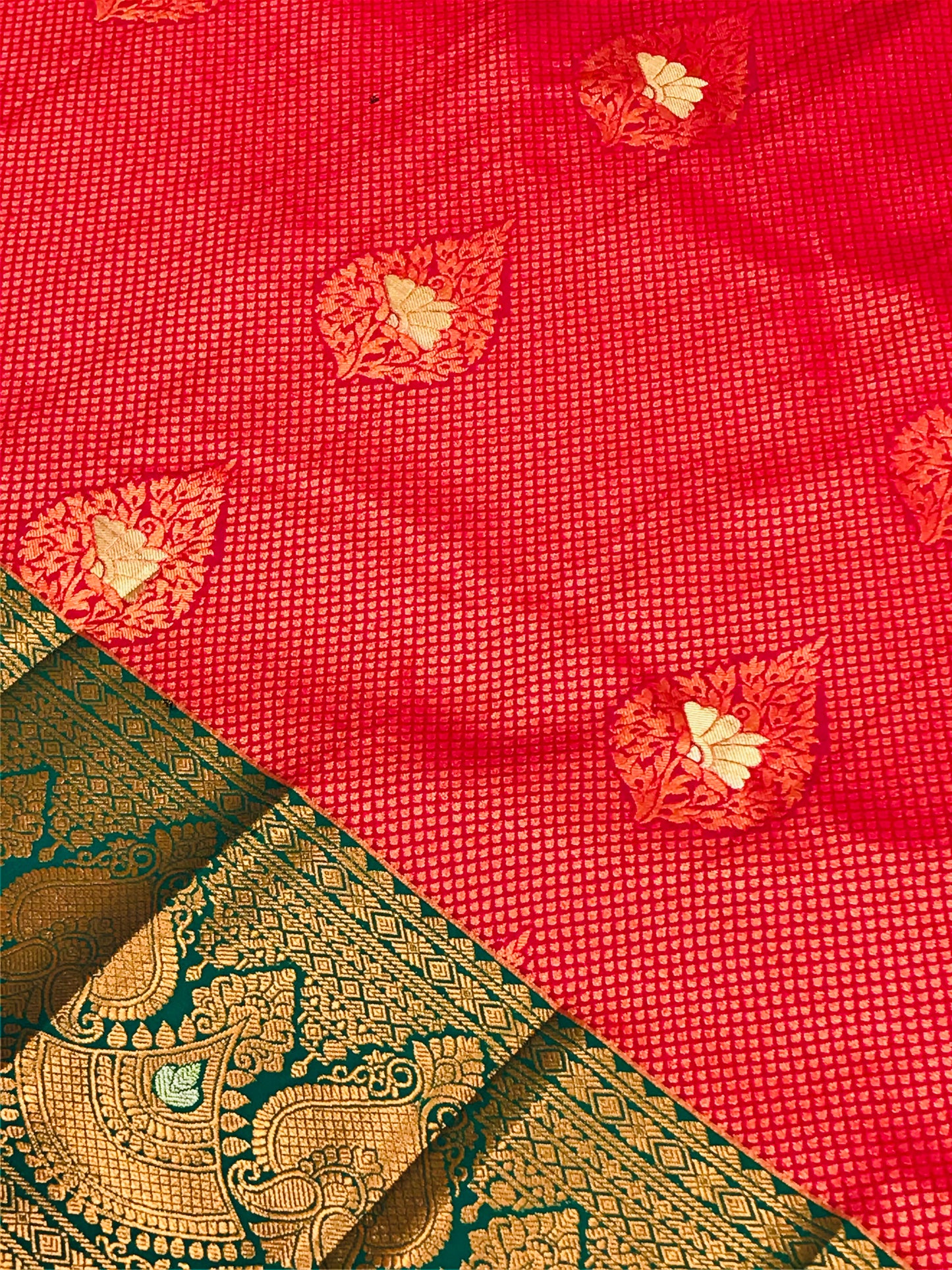 Alluring Pink With Green Colored Art Silk Saree For Women In Tempe