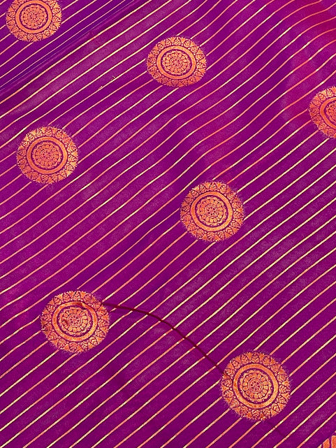 Circle Design With Gold Zari Work Saree In Tempe