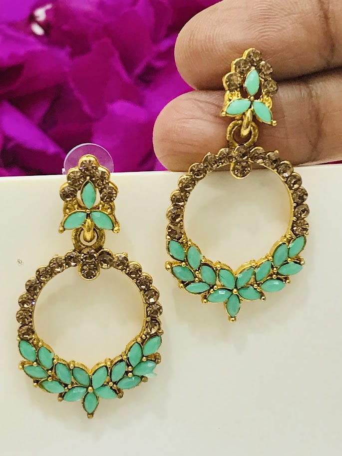 Flower design Beautiful Earrings In Suncity