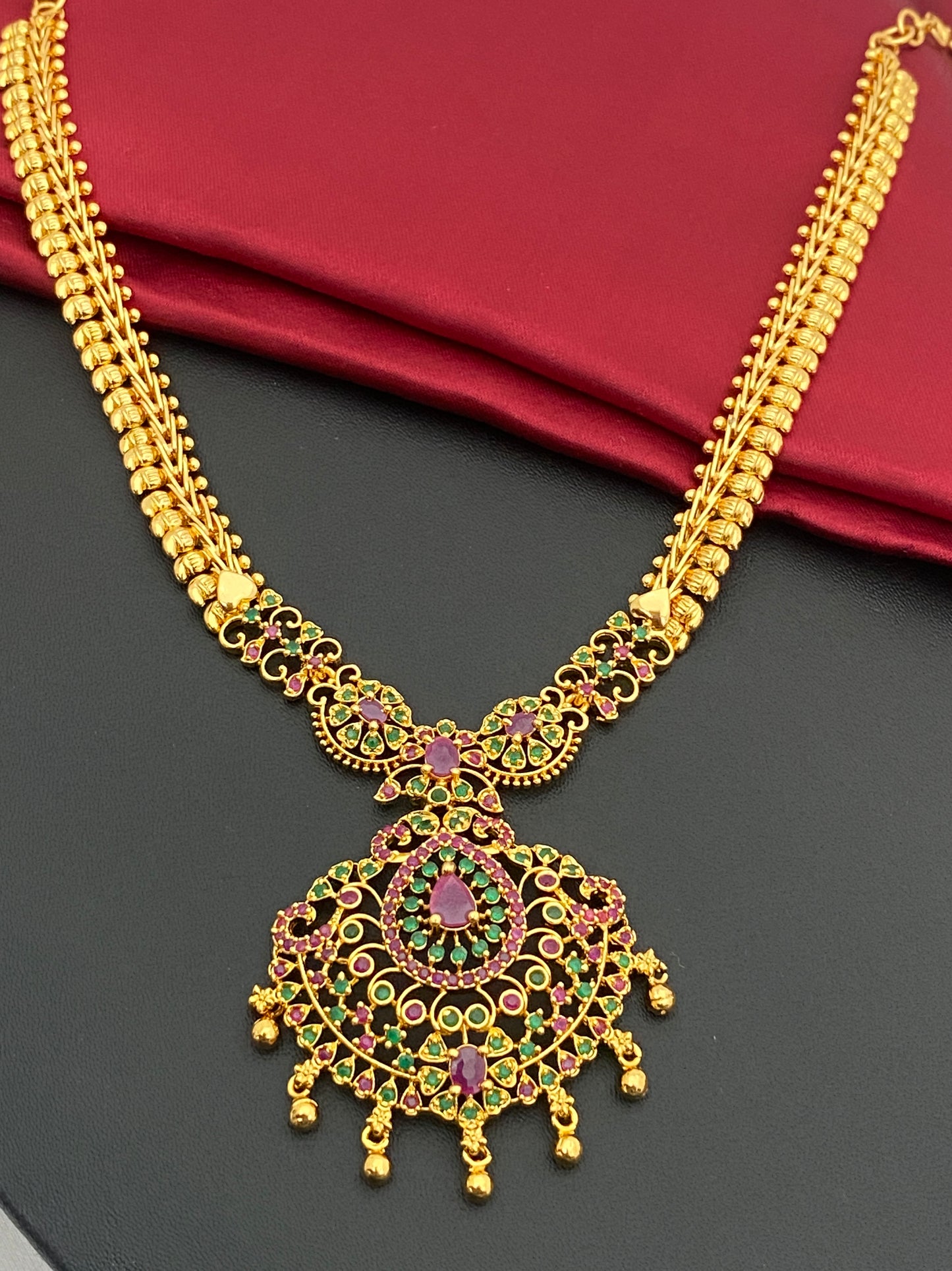 Beautiful Gold Plated Traditional Wear Ruby And Emerald Near Me