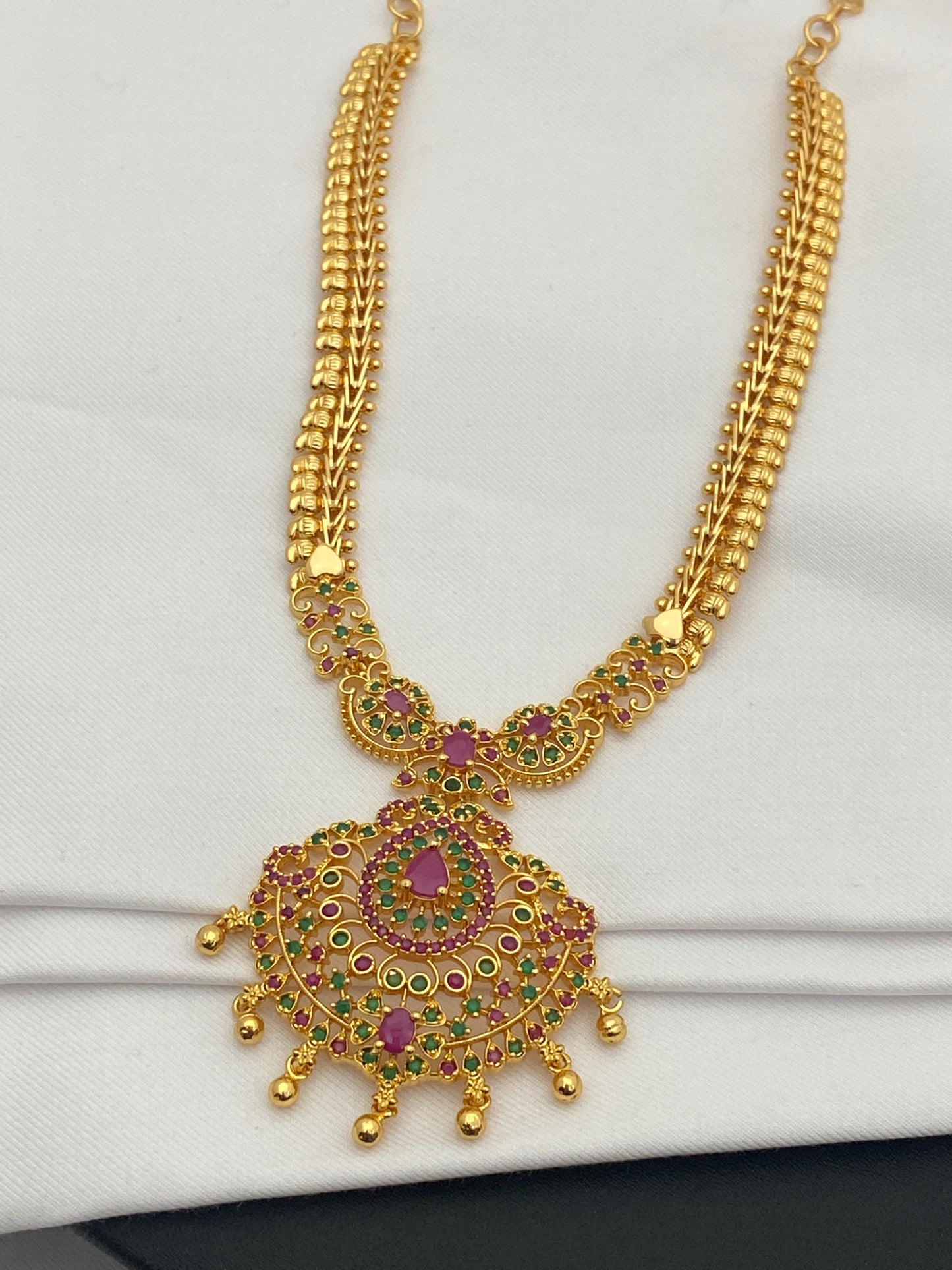 Traditional Wear Ruby And Emerald Colored Necklace With Tear Drops In Suncity West