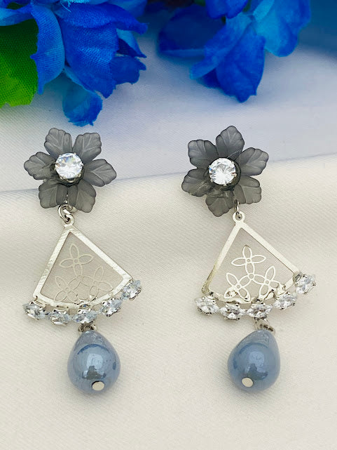 Attractive Triangle Gray Earrings with White Pearl Stones