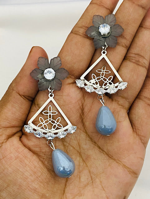 Attractive Triangle Gray Earrings In Mesa