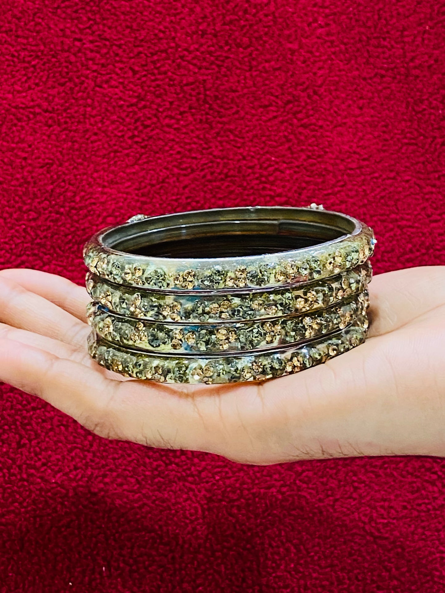 Glass Bangles in Suncity