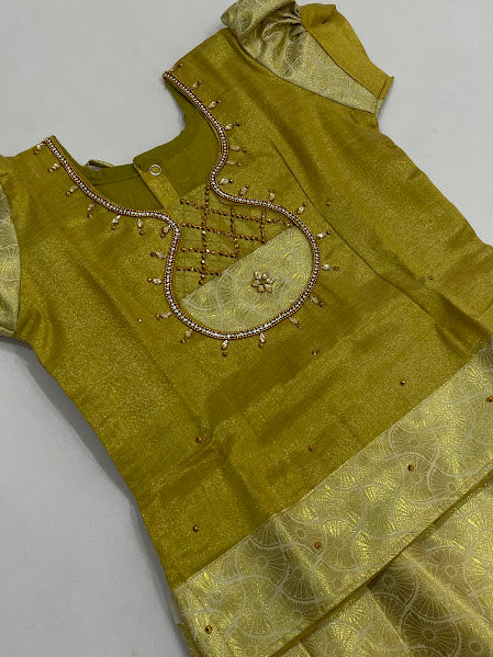 Gold Color Langa Set In Mesa