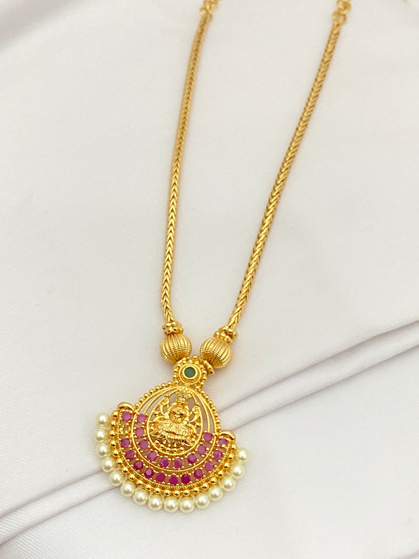 Lovely Multi Colored Long Chain With Pearls Near Me