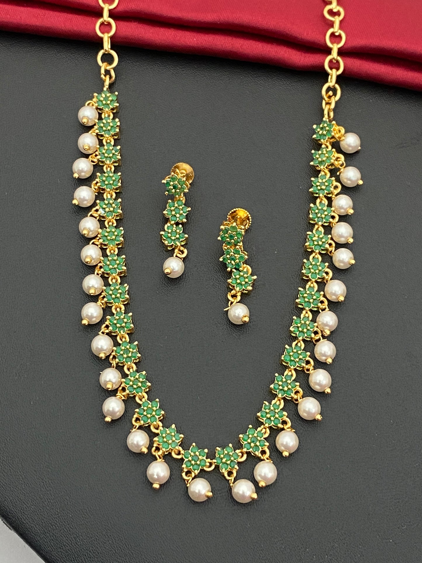 Premium Quality Green Color Necklace Near Me