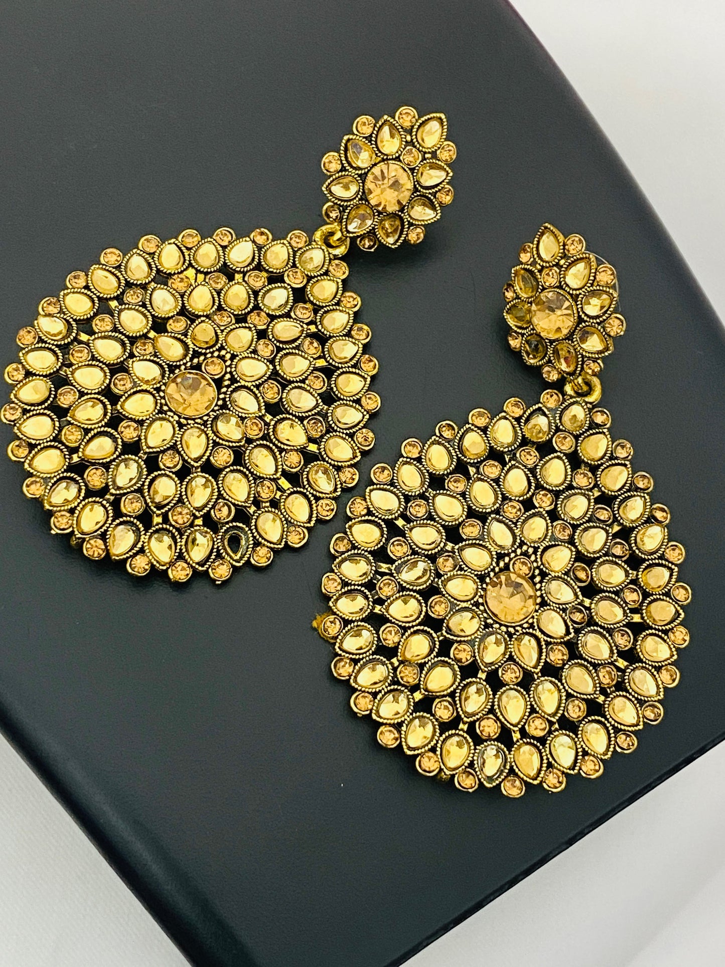 Gold Round Drop Earrings With Golden Stones In Sierra Vista