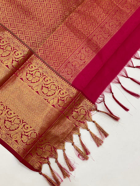 Wonderful Navy Blue Color Pure Kanchi Silk Saree In Surprise